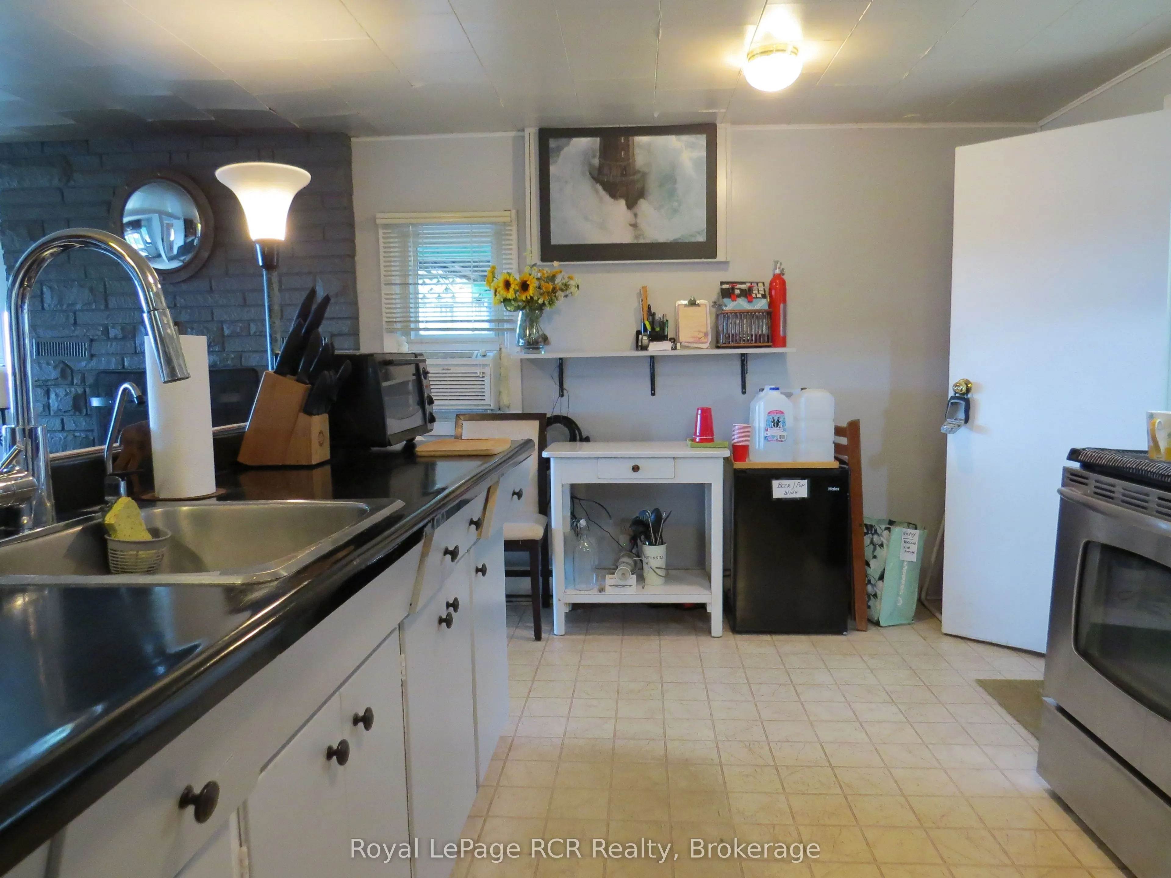9 LAKESHORE Boulevard S