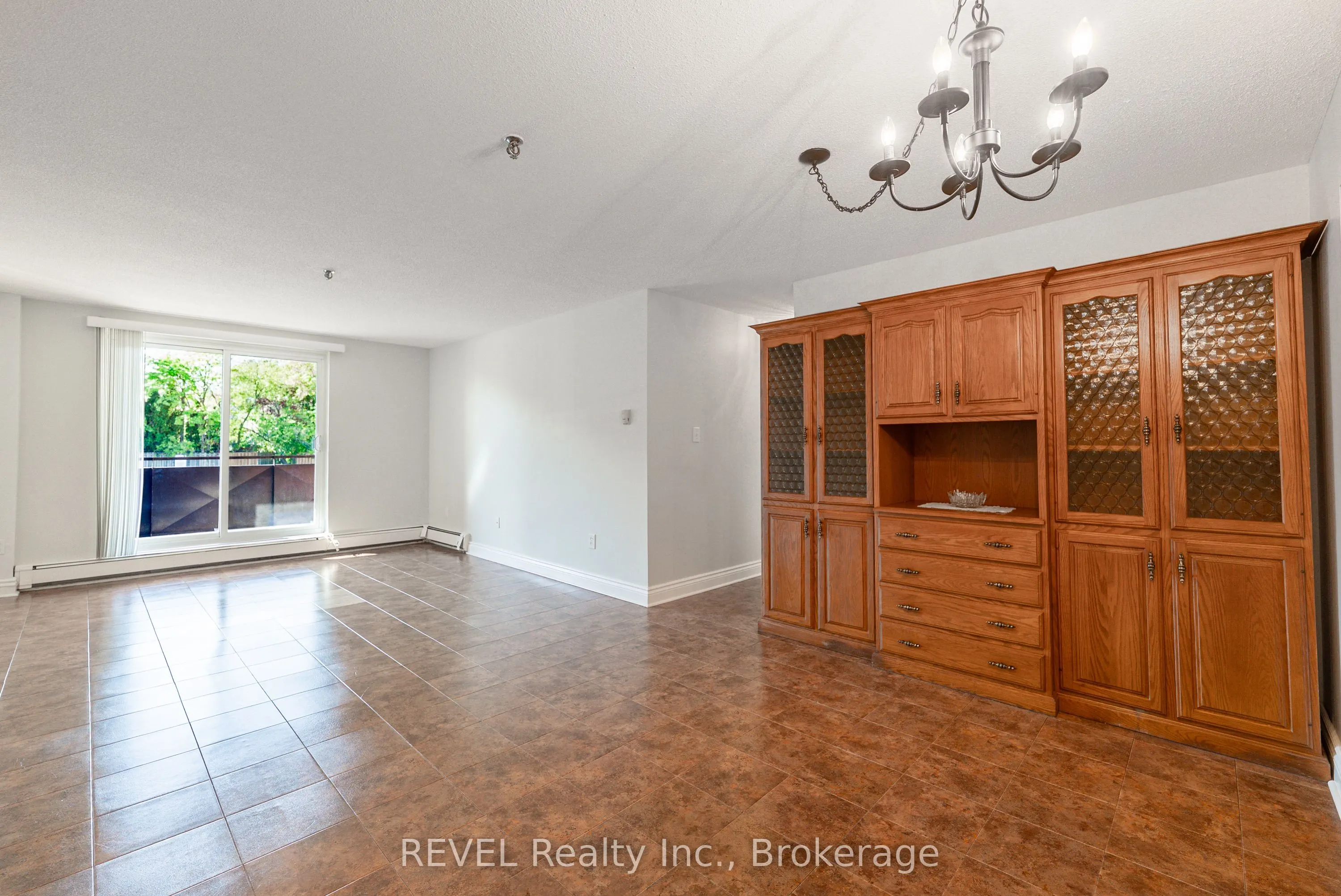 3955 Portage Road, #206