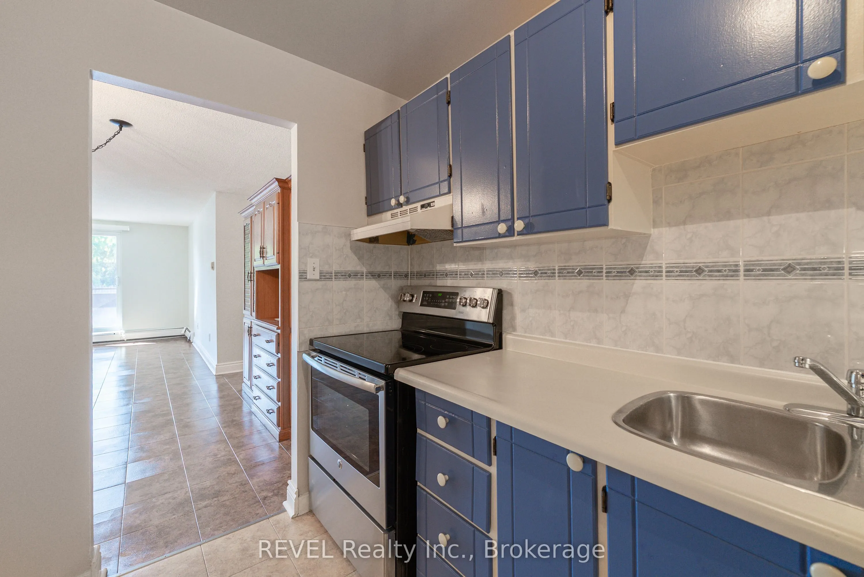 3955 Portage Road, #206