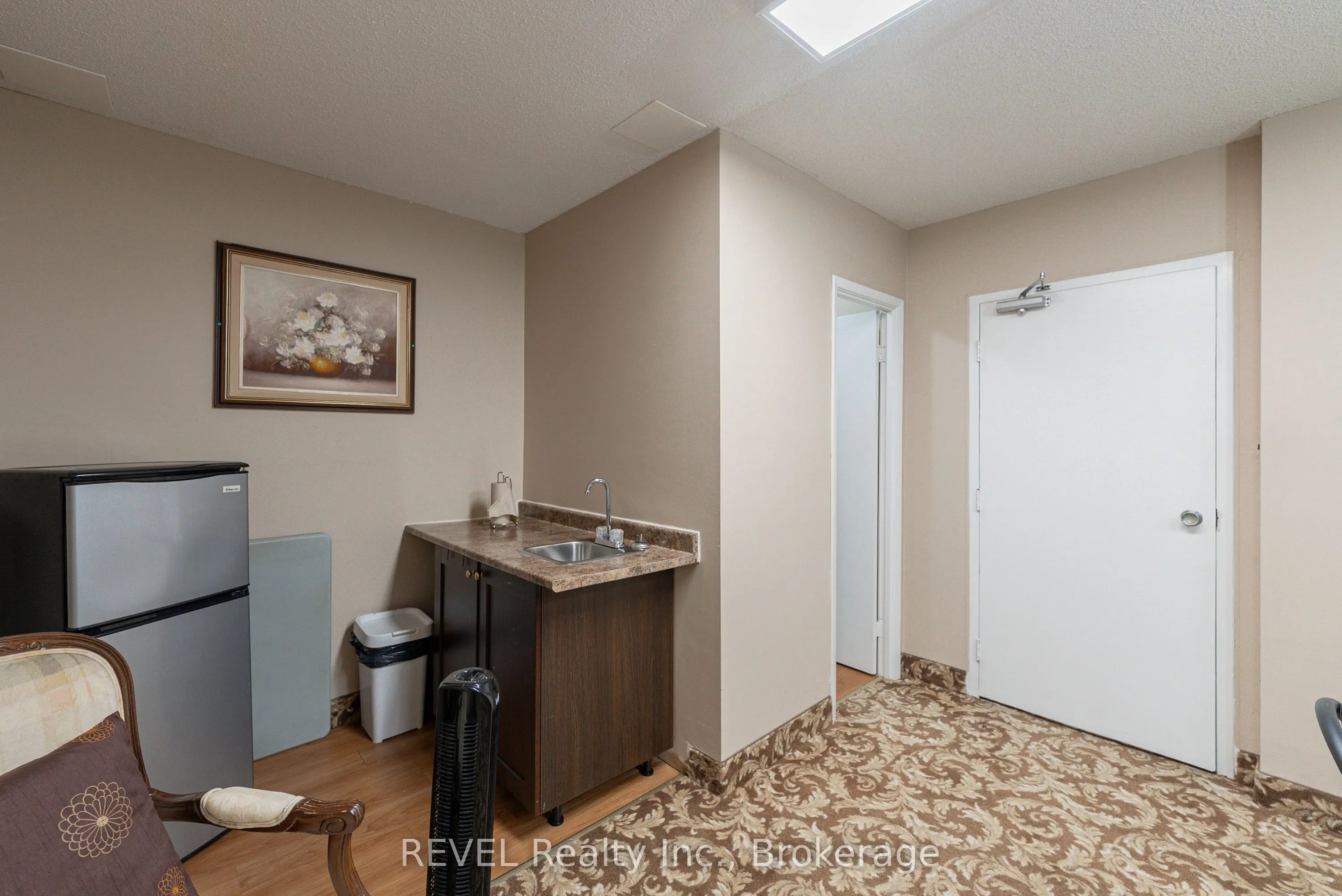 3955 Portage Road, #206