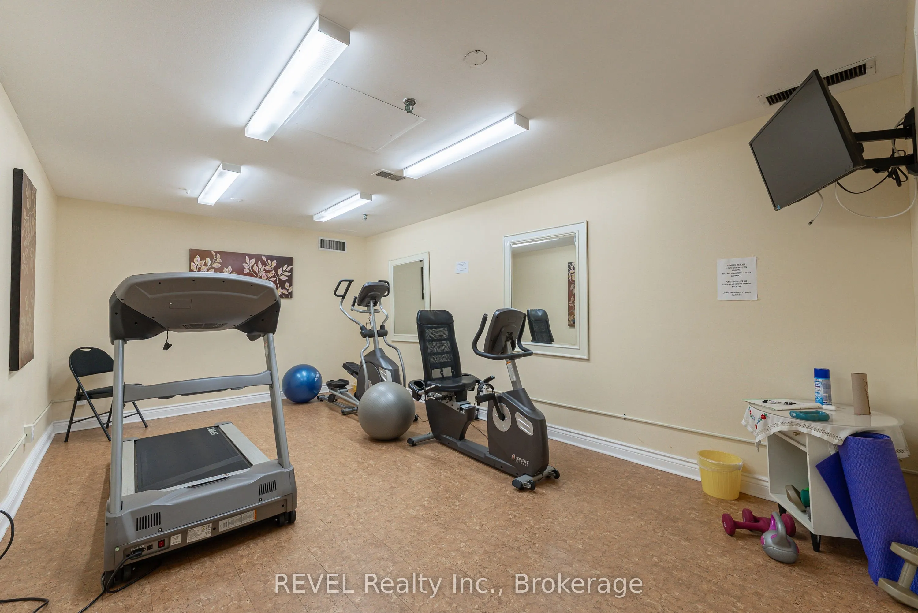 3955 Portage Road, #206