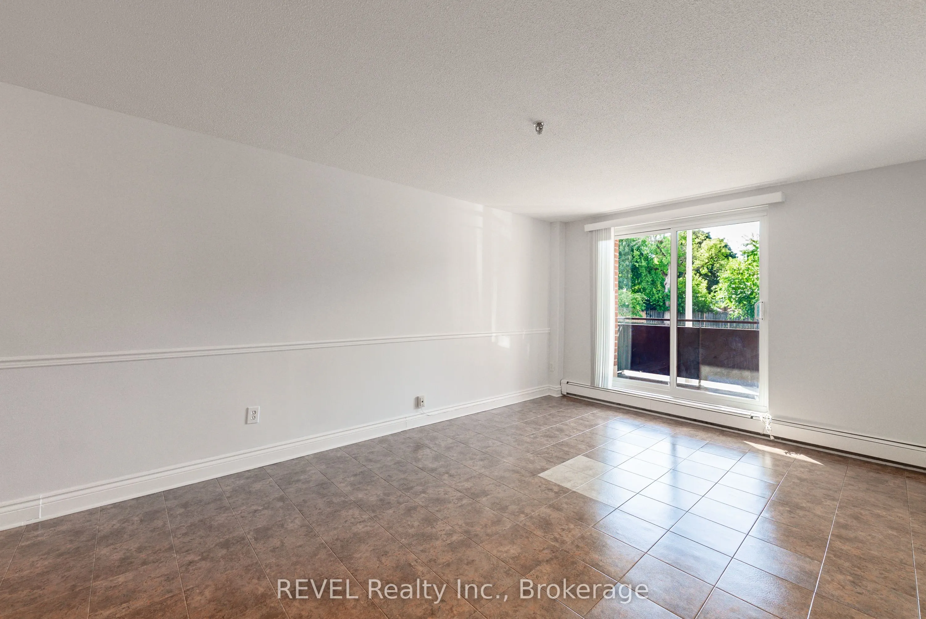 3955 Portage Road, #206