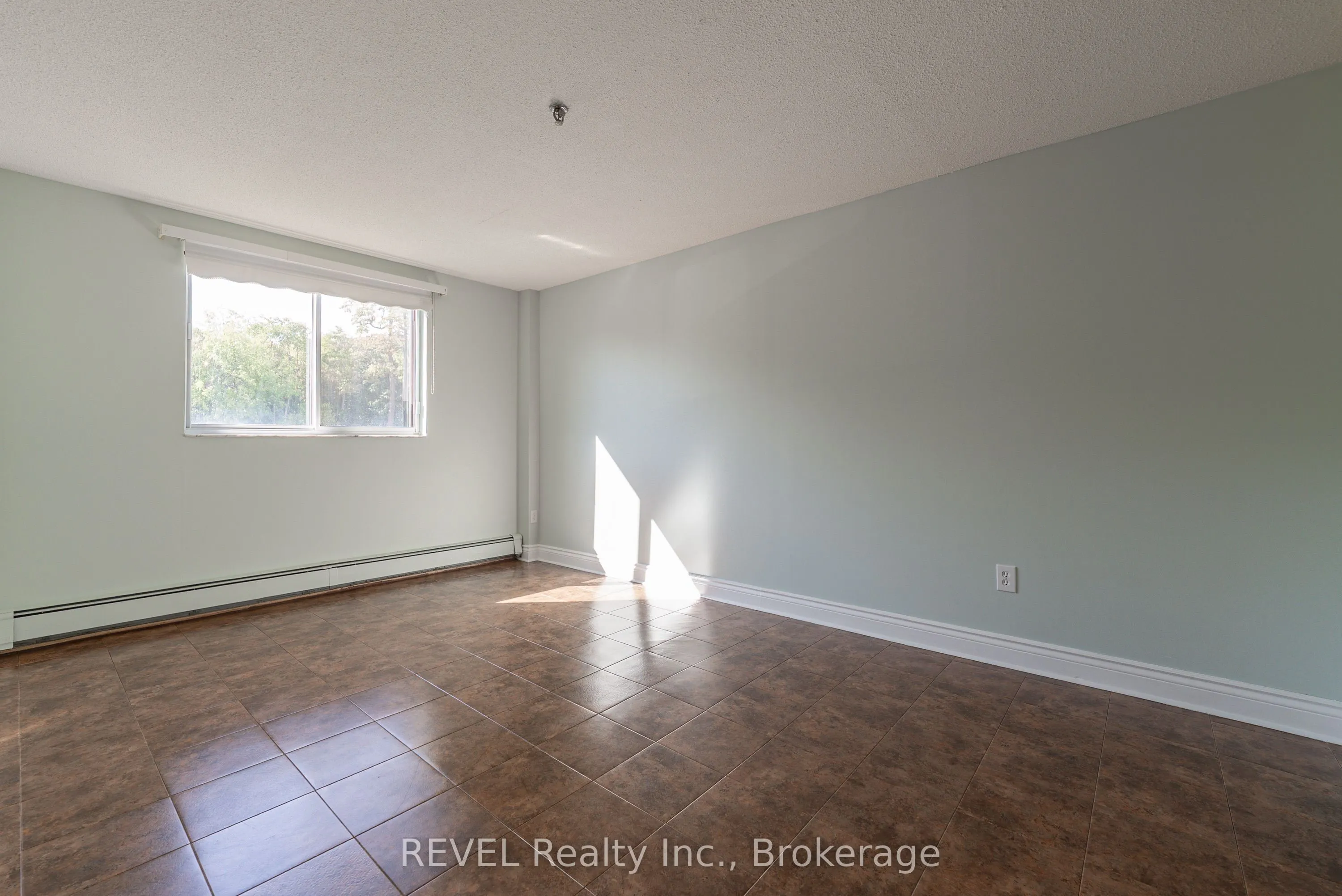 3955 Portage Road, #206