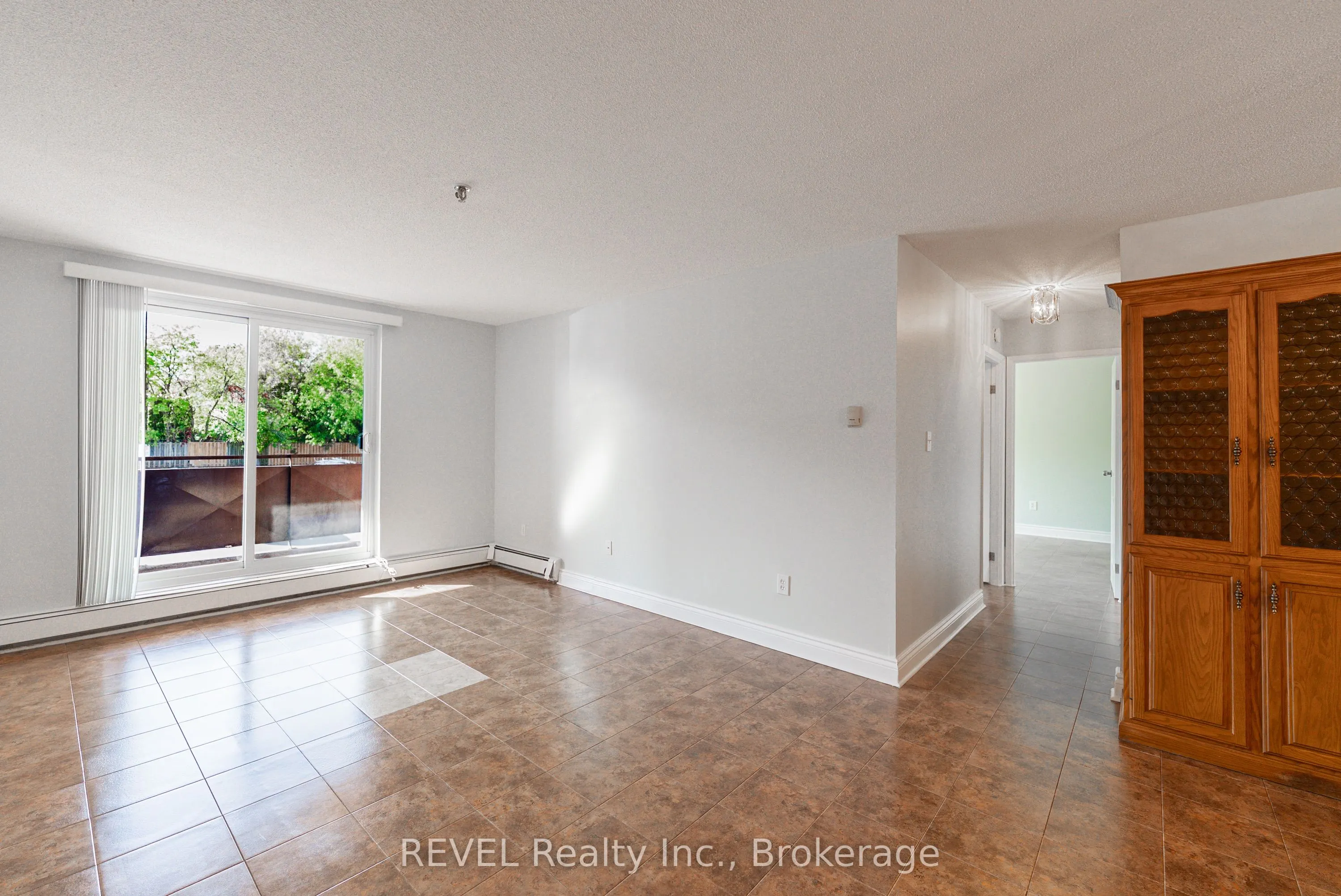 3955 Portage Road, #206