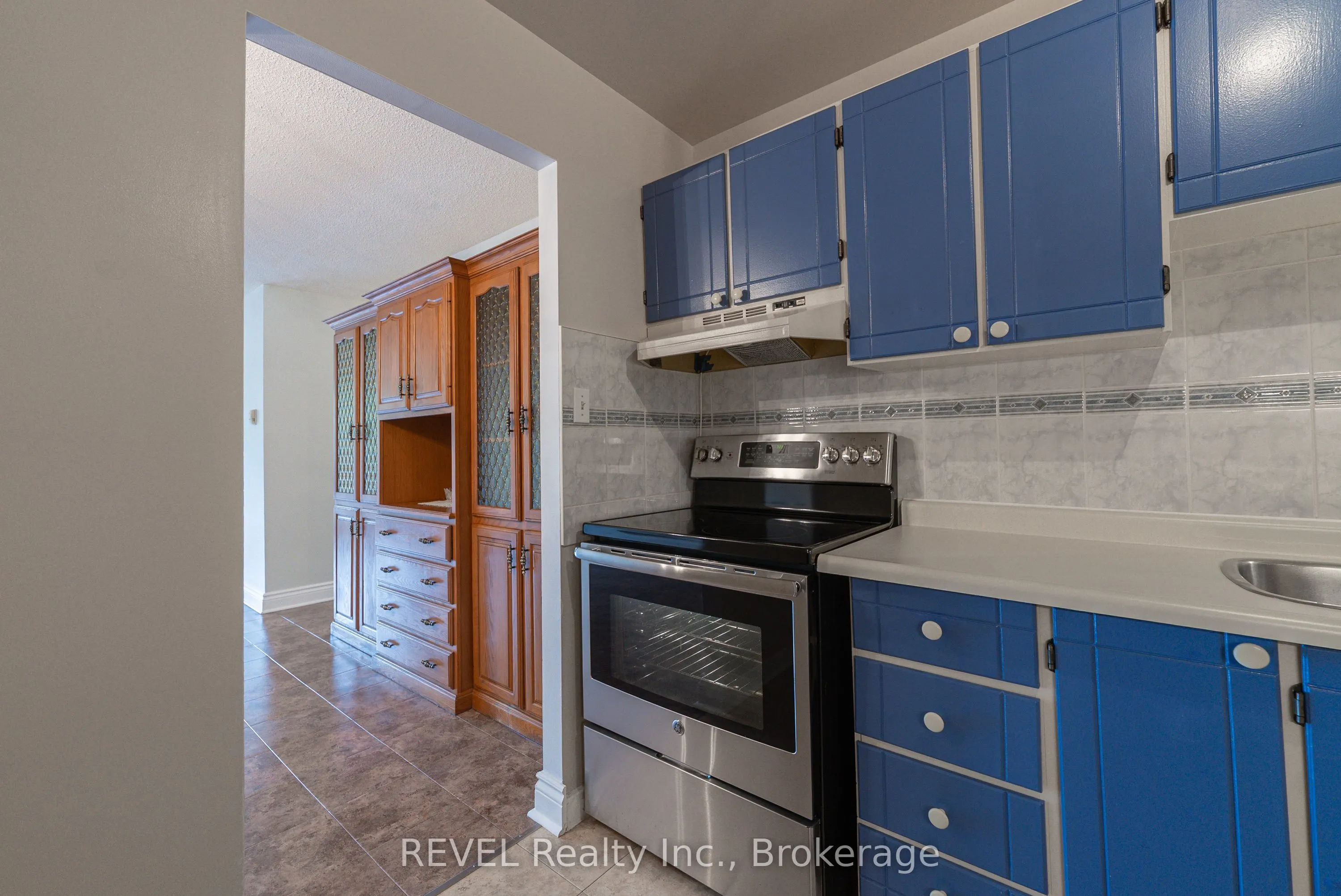 3955 Portage Road, #206