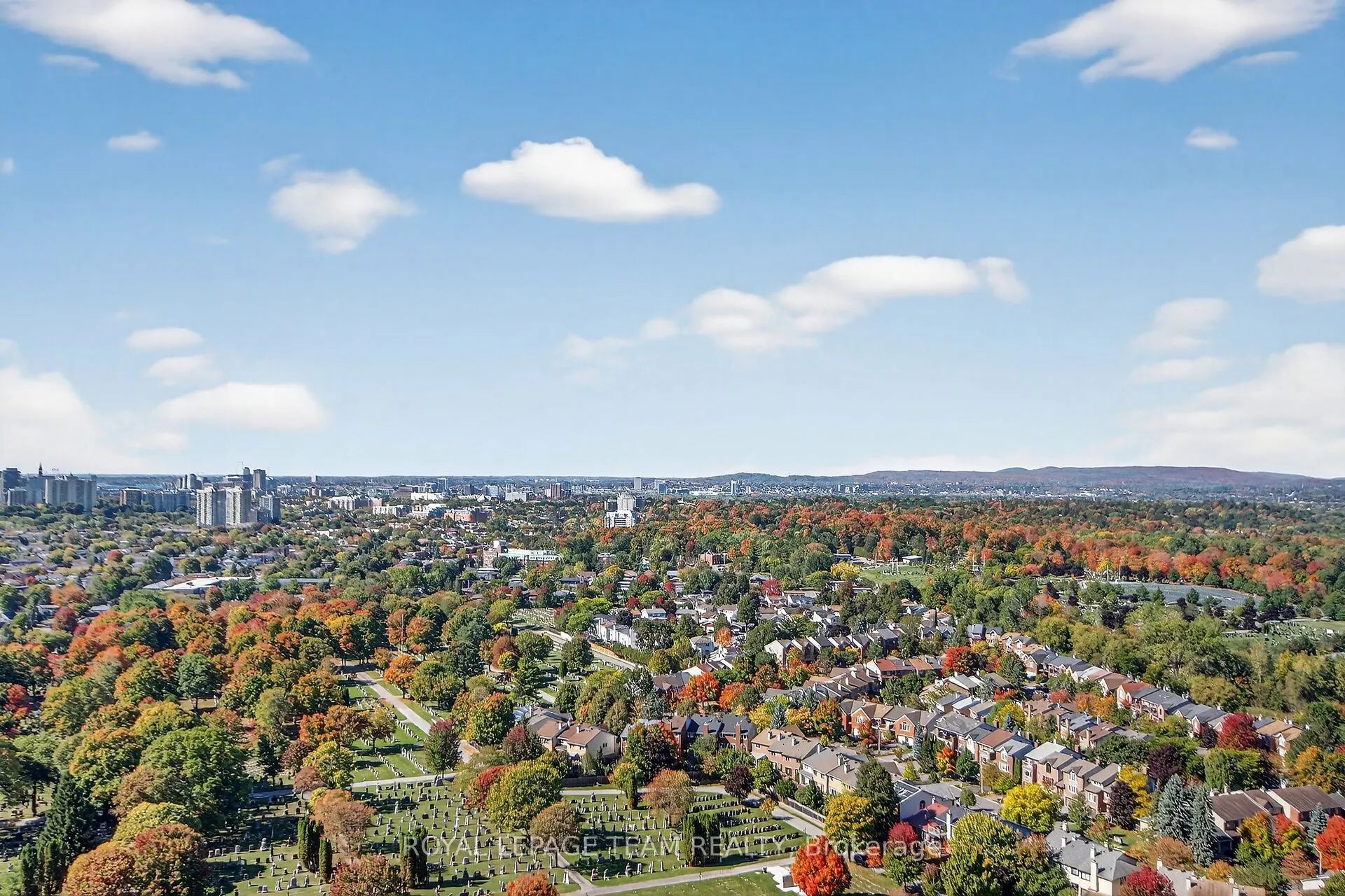 515 St Laurent Boulevard, #2509/2510