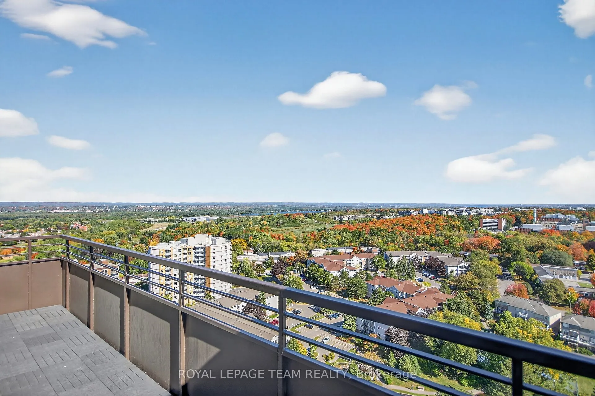 515 St Laurent Boulevard, #2509/2510