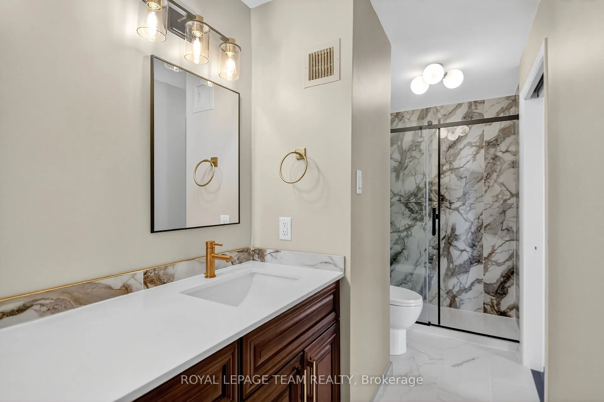 515 St Laurent Boulevard, #2509/2510