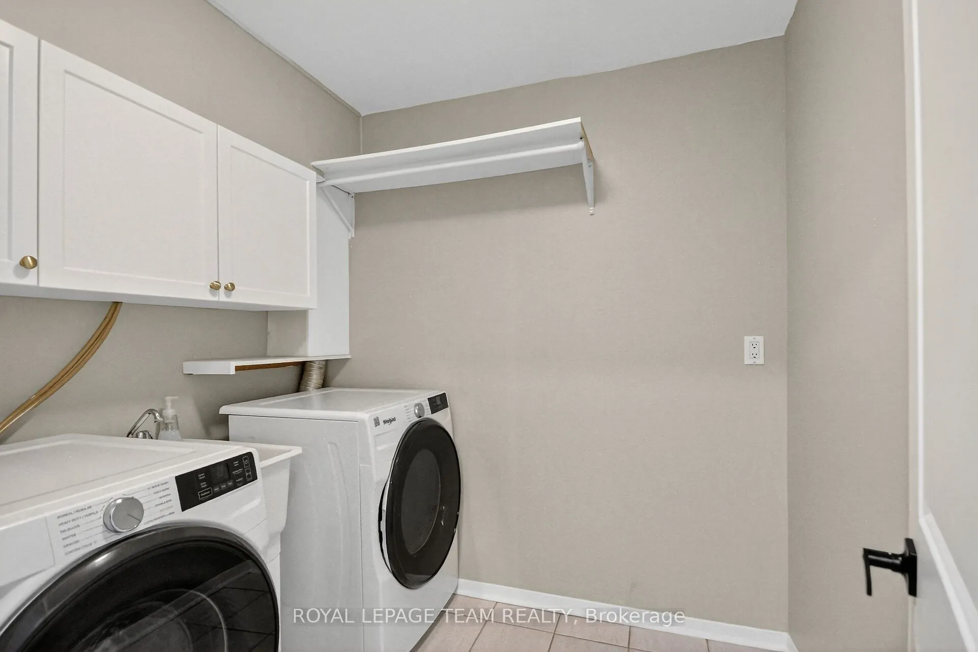 515 St Laurent Boulevard, #2509/2510