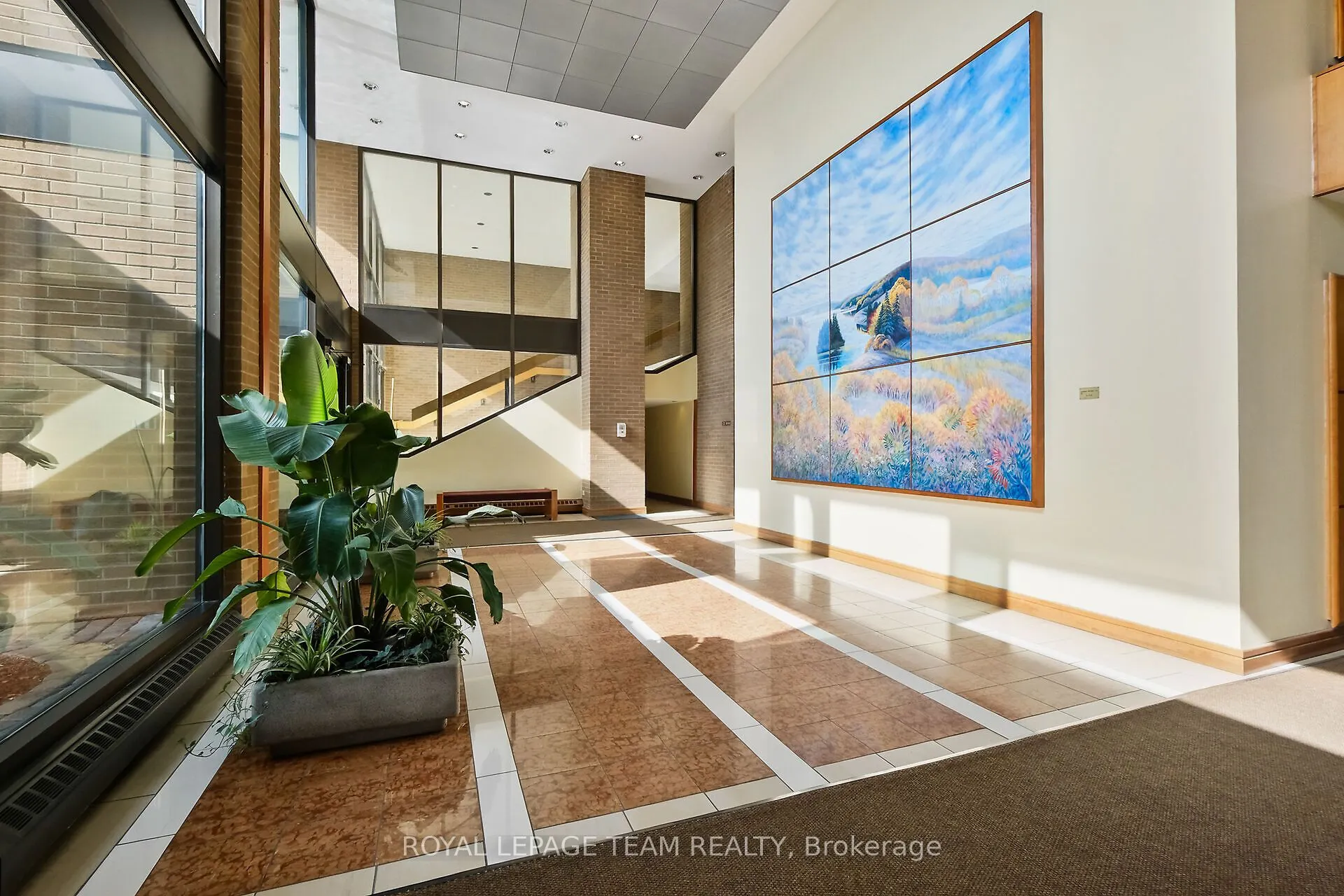 515 St Laurent Boulevard, #2509/2510