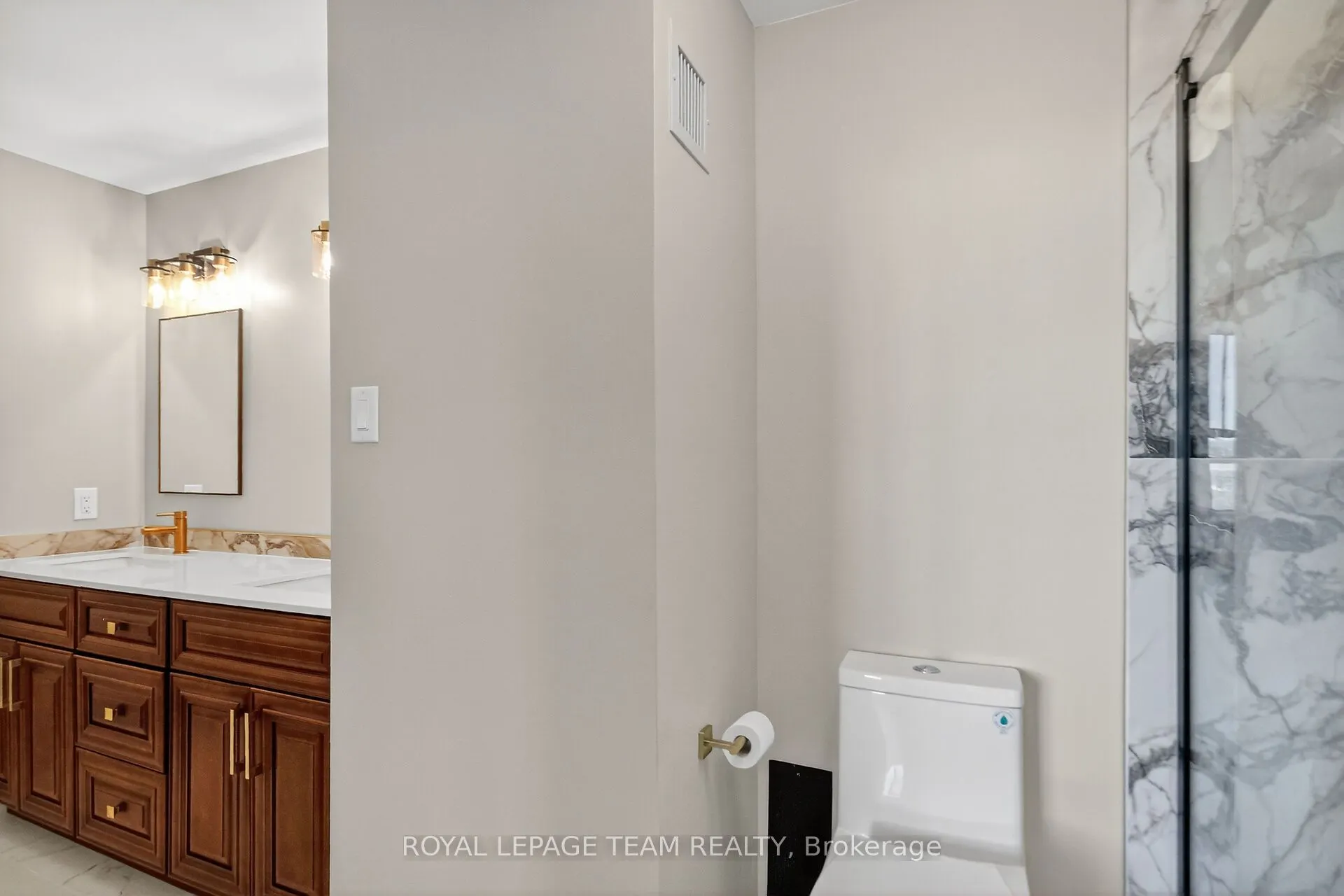 515 St Laurent Boulevard, #2509/2510