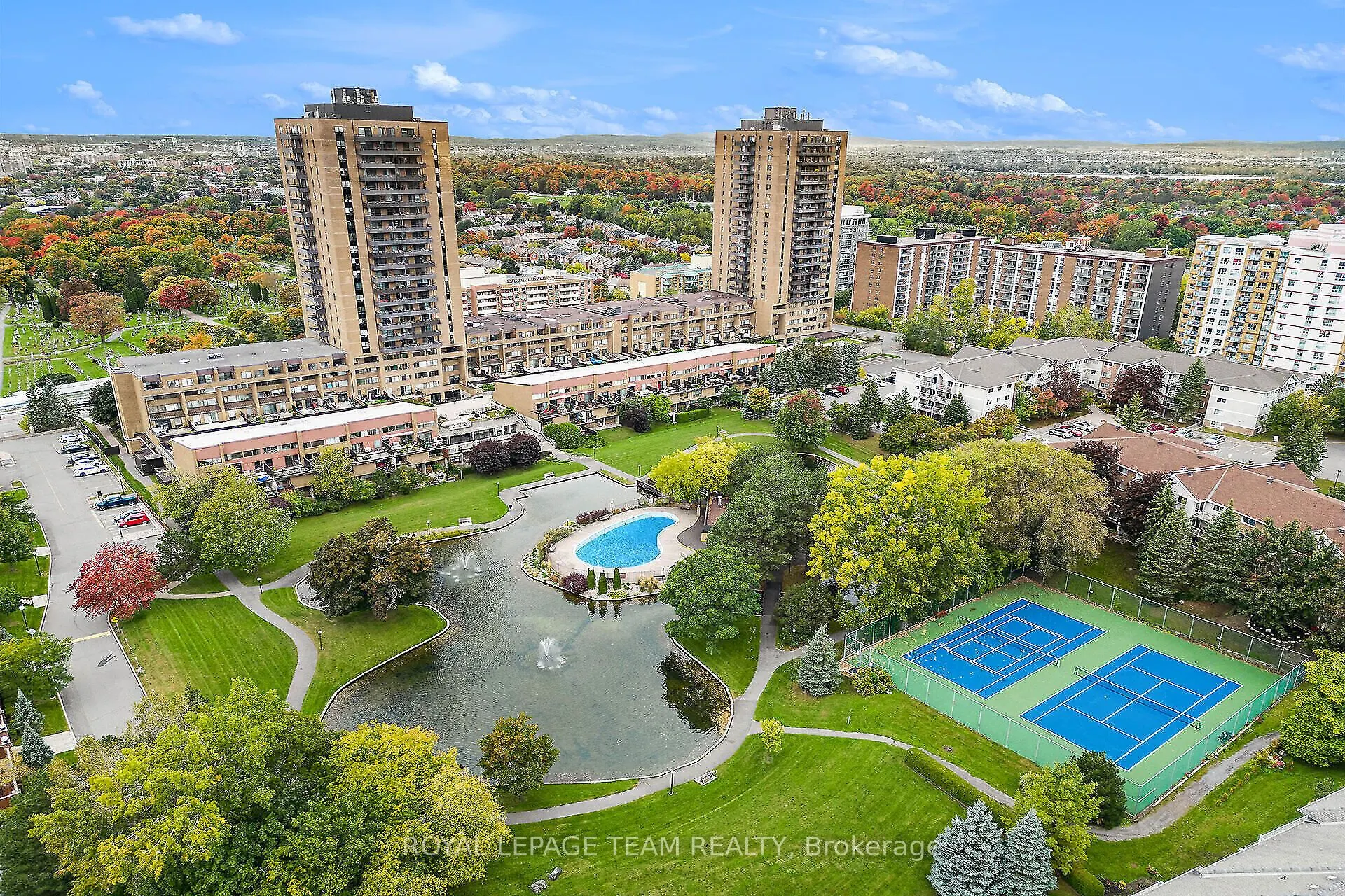 515 St Laurent Boulevard, #2509/2510
