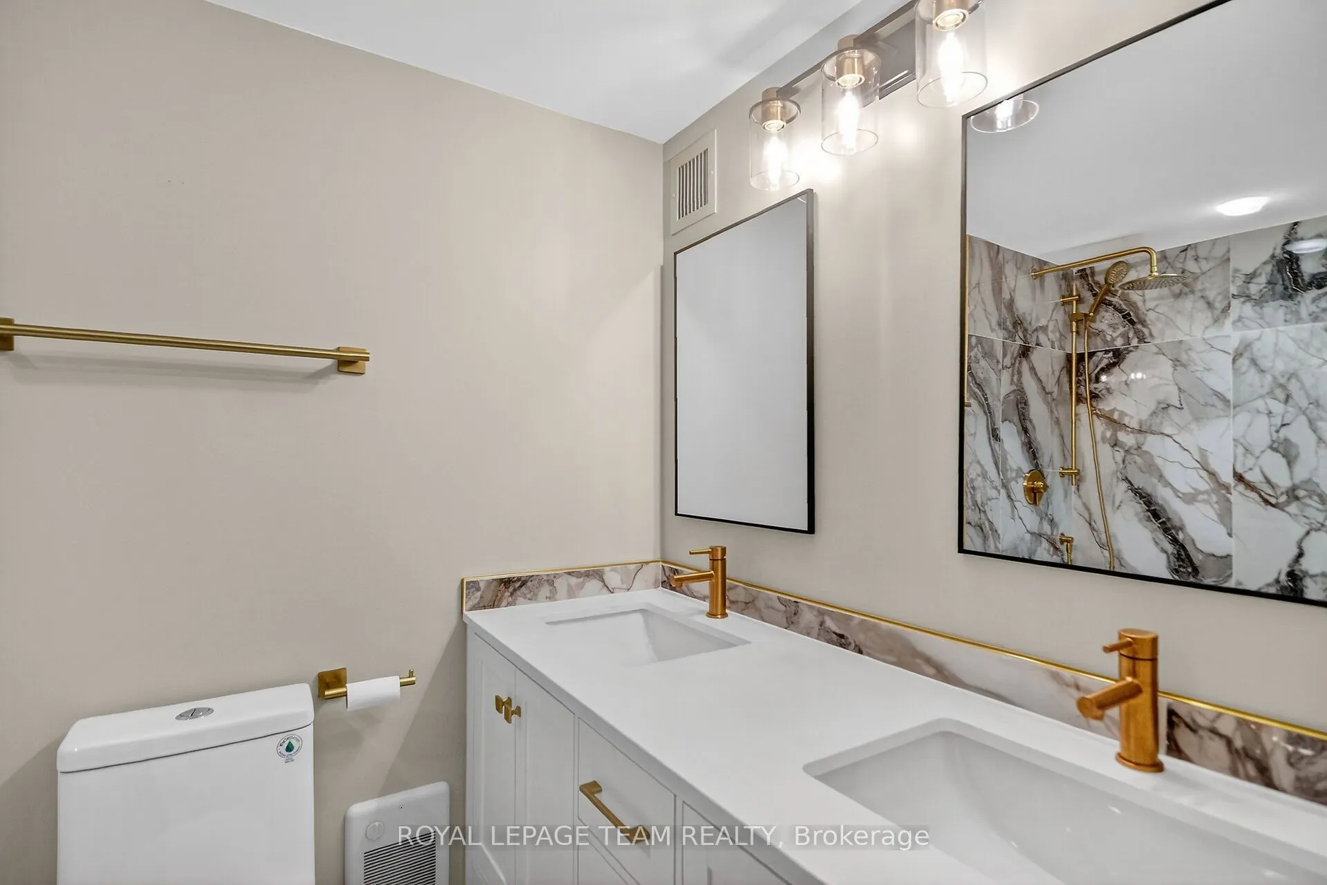 515 St Laurent Boulevard, #2509/2510