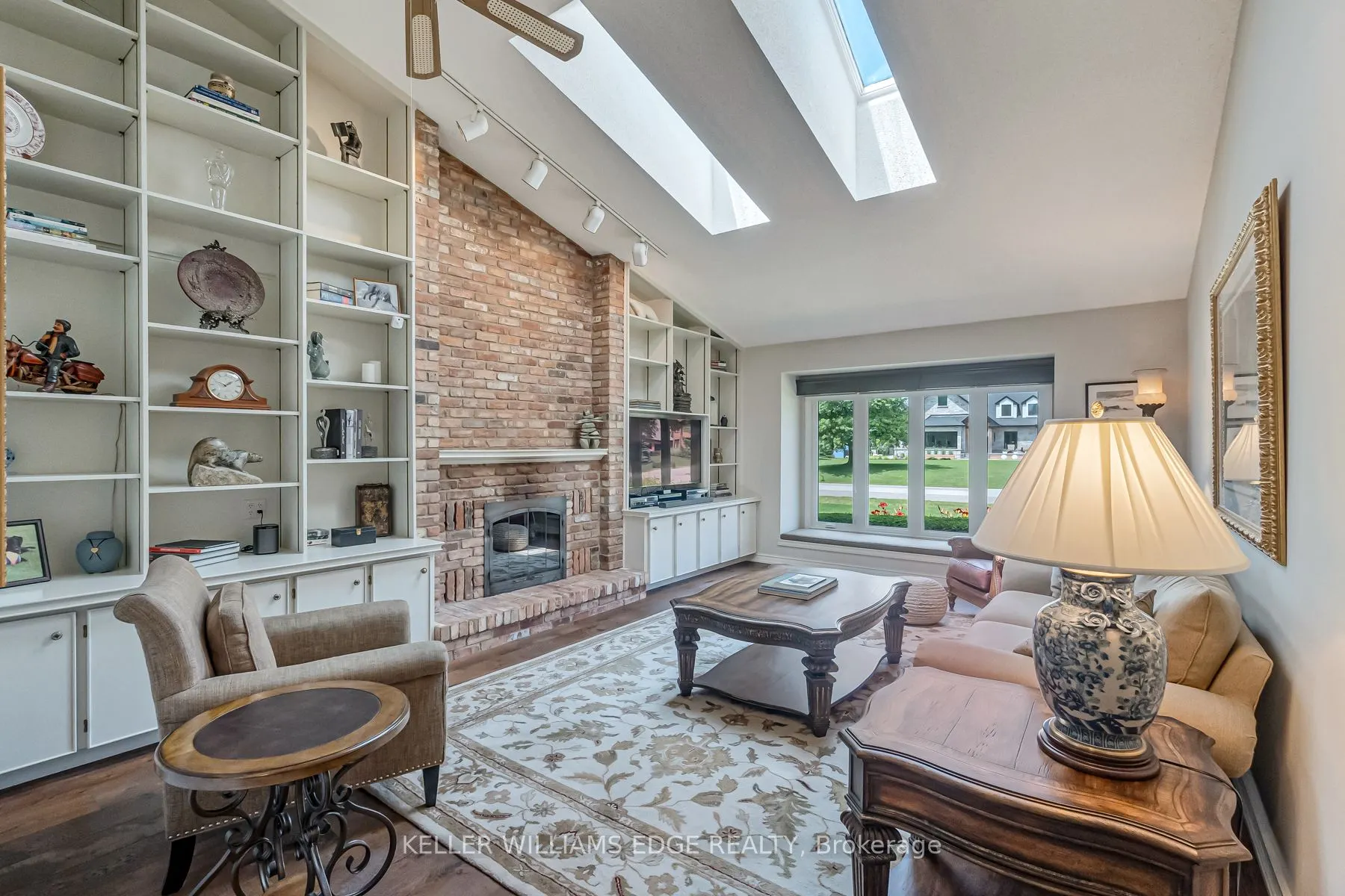 8 Lochside Drive