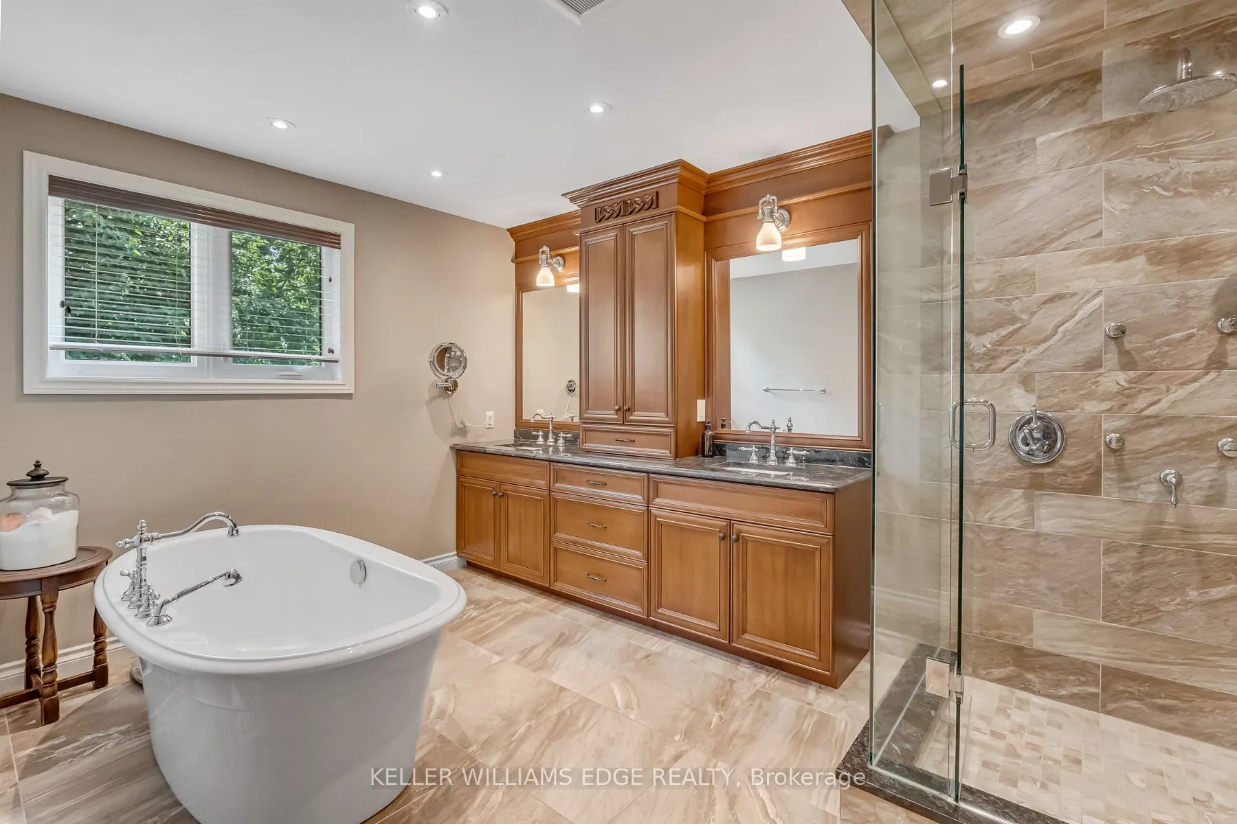 8 Lochside Drive
