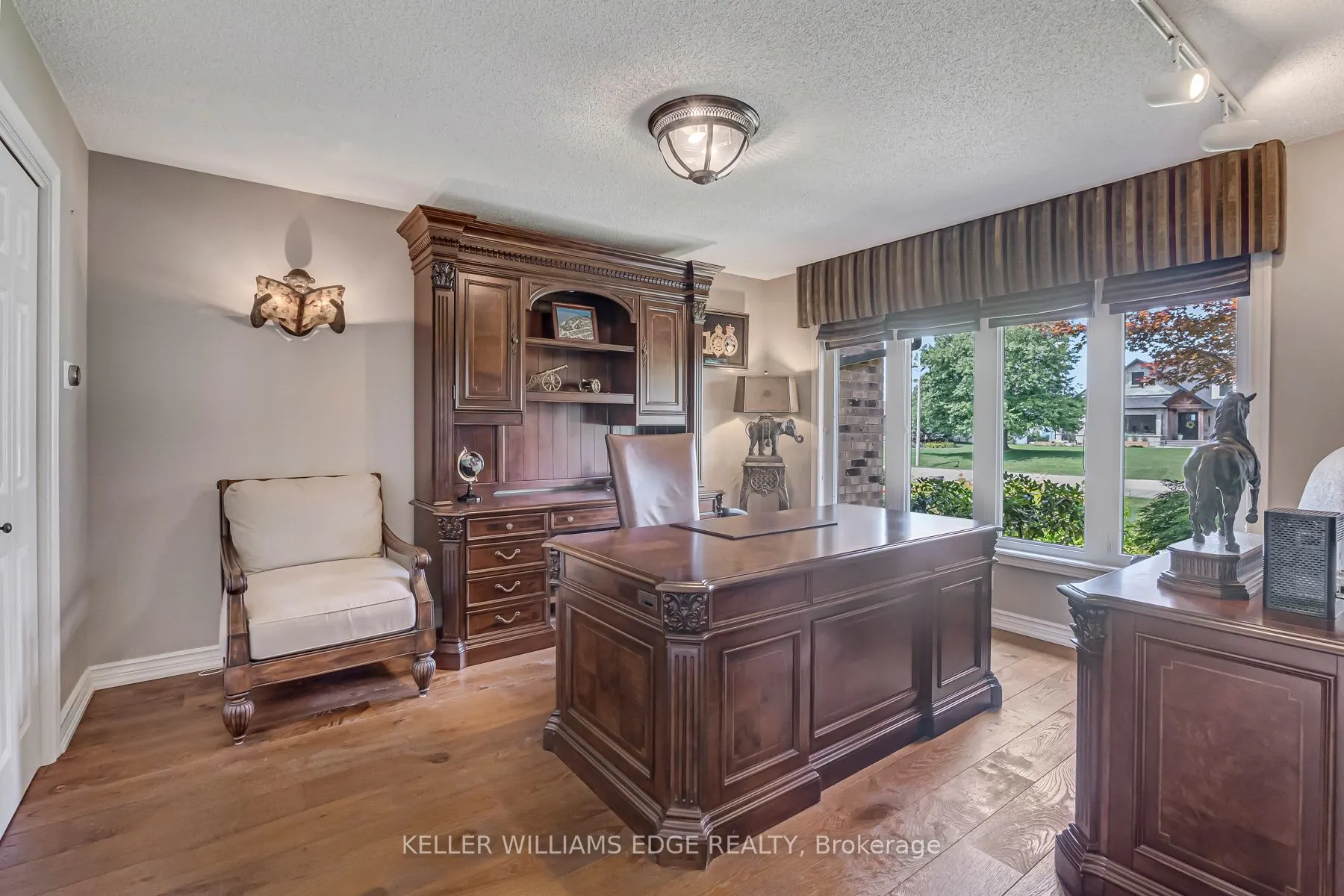 8 Lochside Drive