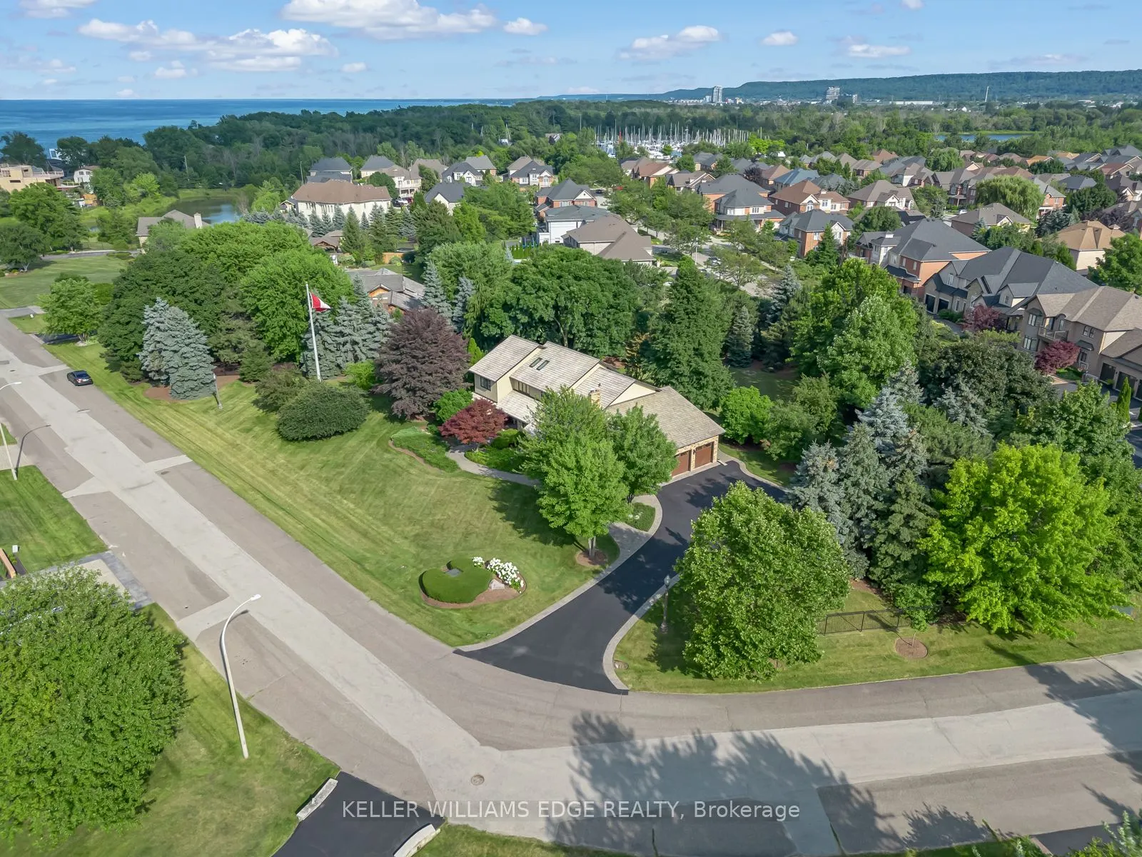 8 Lochside Drive
