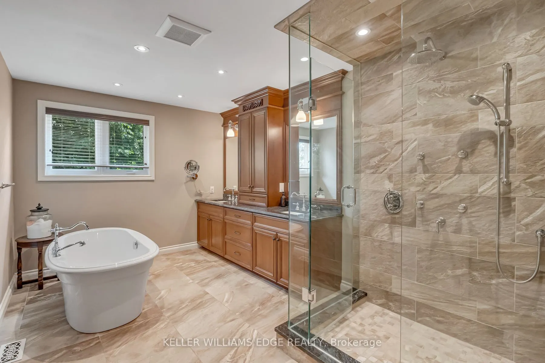 8 Lochside Drive