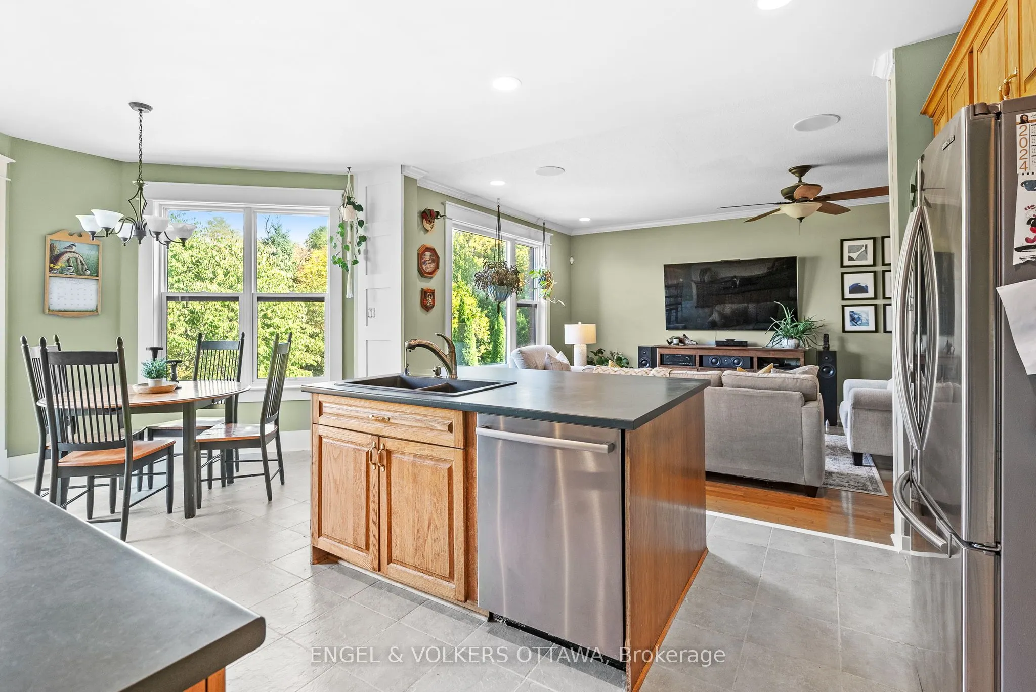 2139 Blue Willow Crescent
