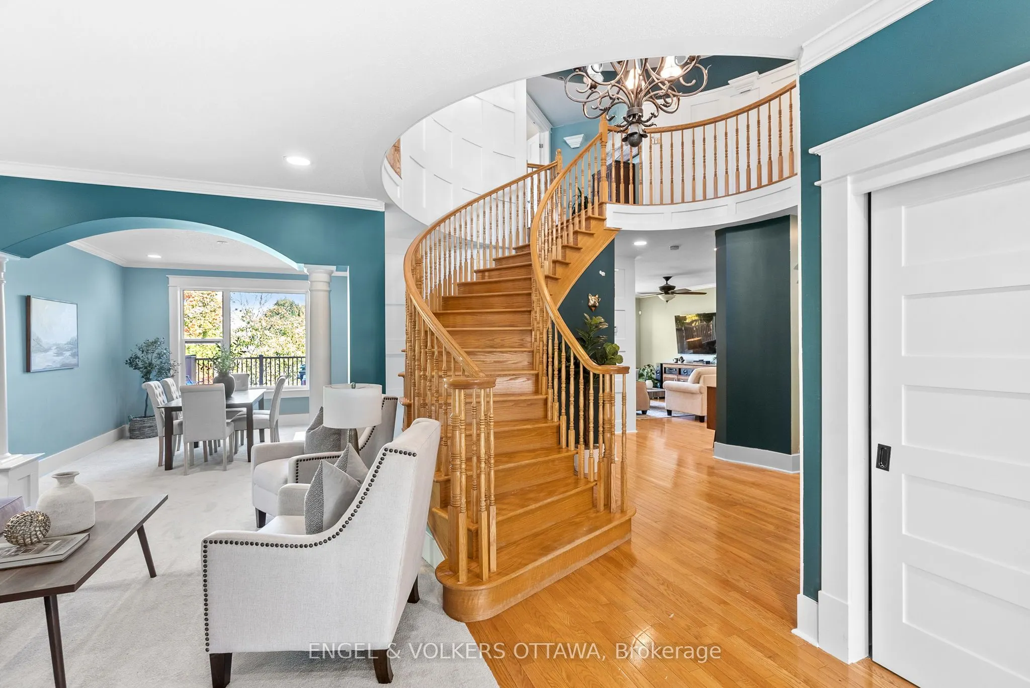 2139 Blue Willow Crescent