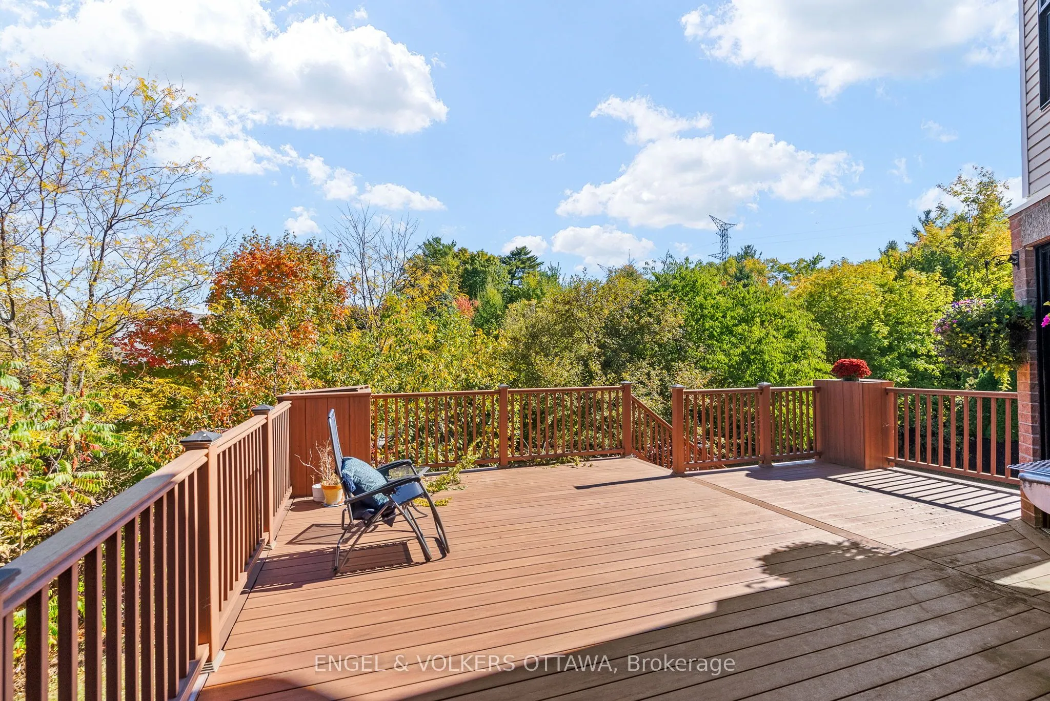 2139 Blue Willow Crescent