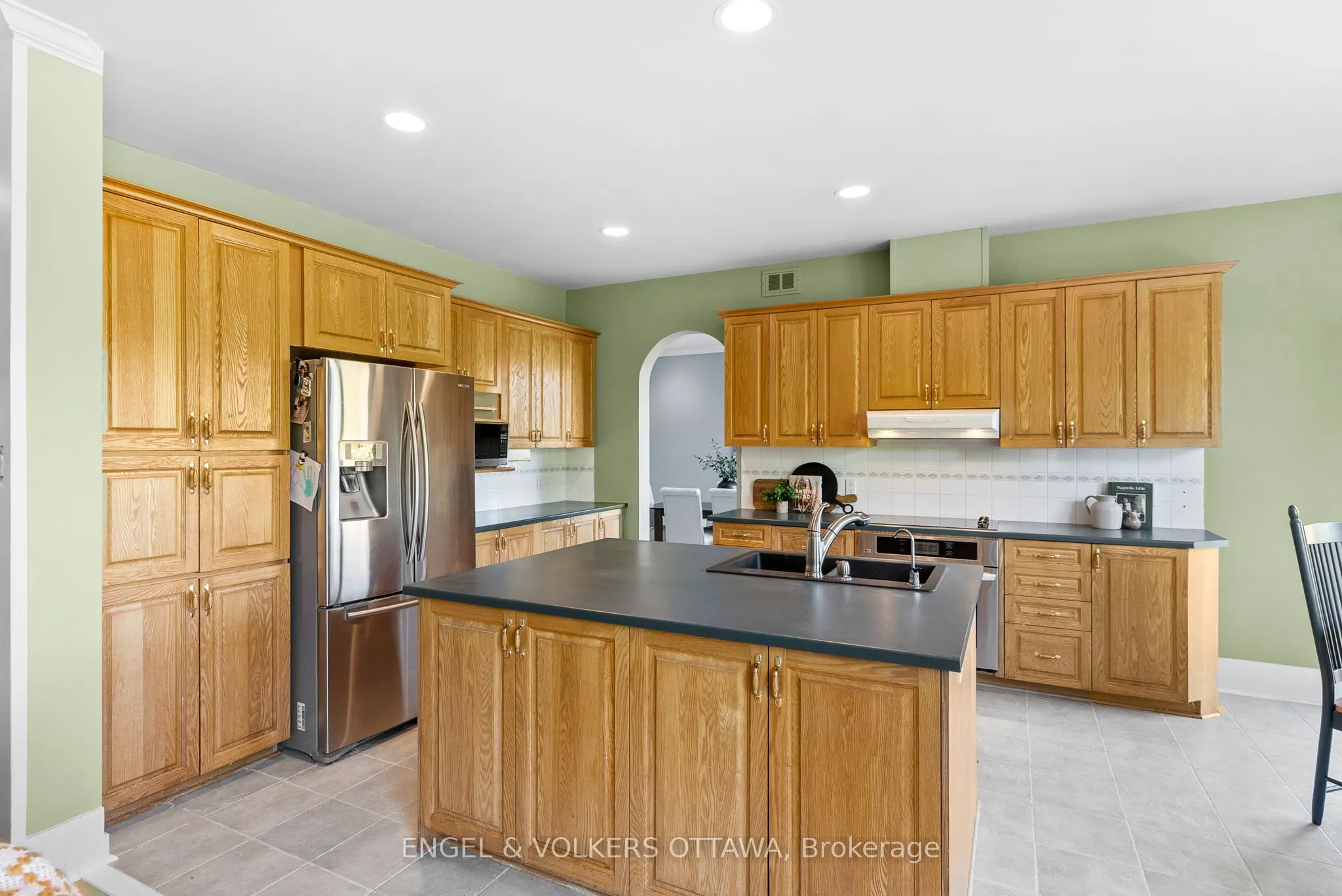 2139 Blue Willow Crescent
