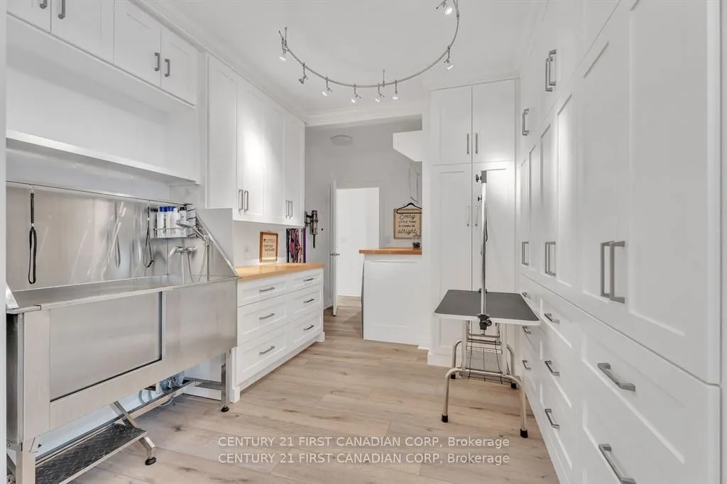 330 Ridout Street N, #2701/2704