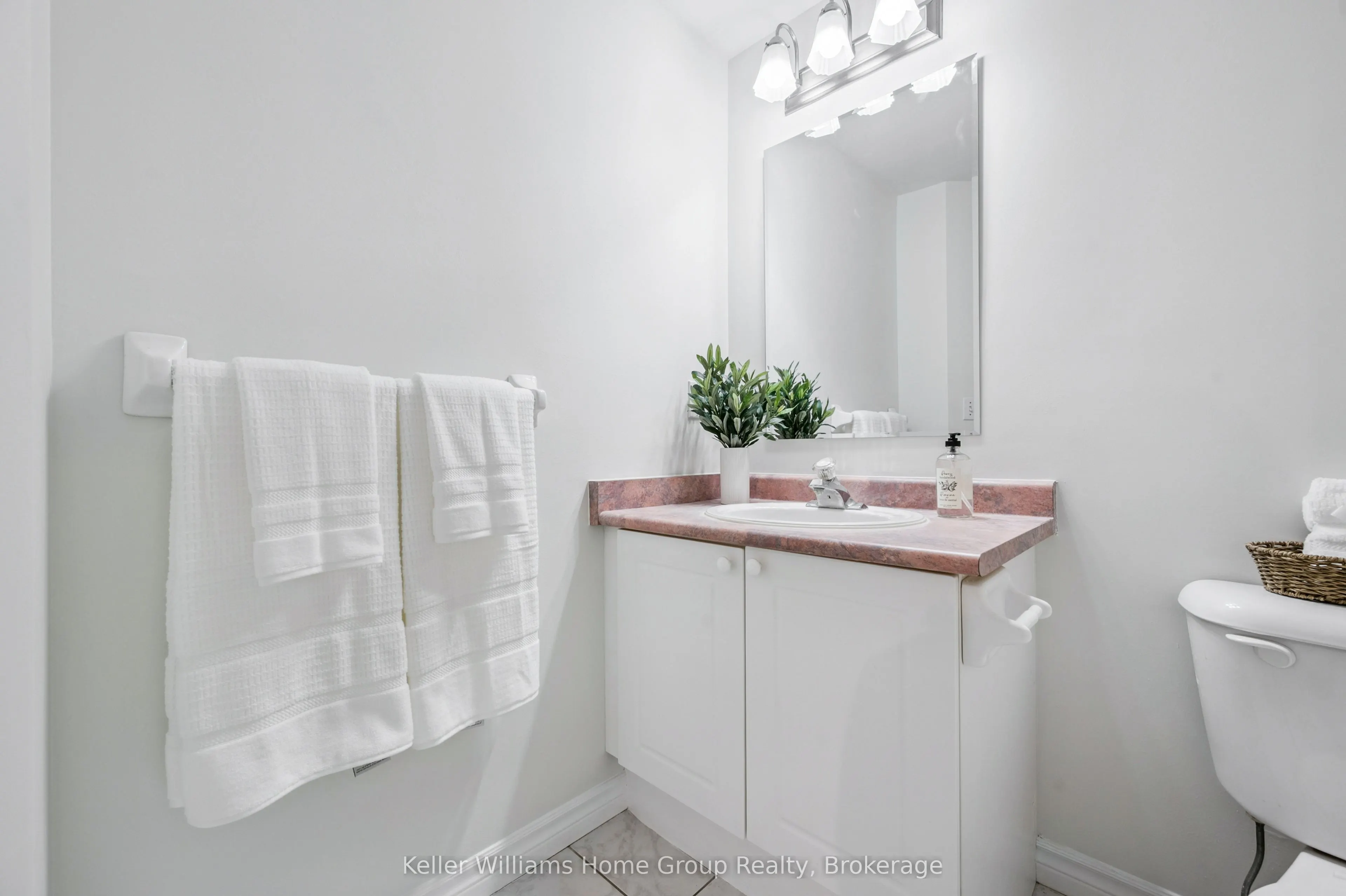 219 Terraview Crescent