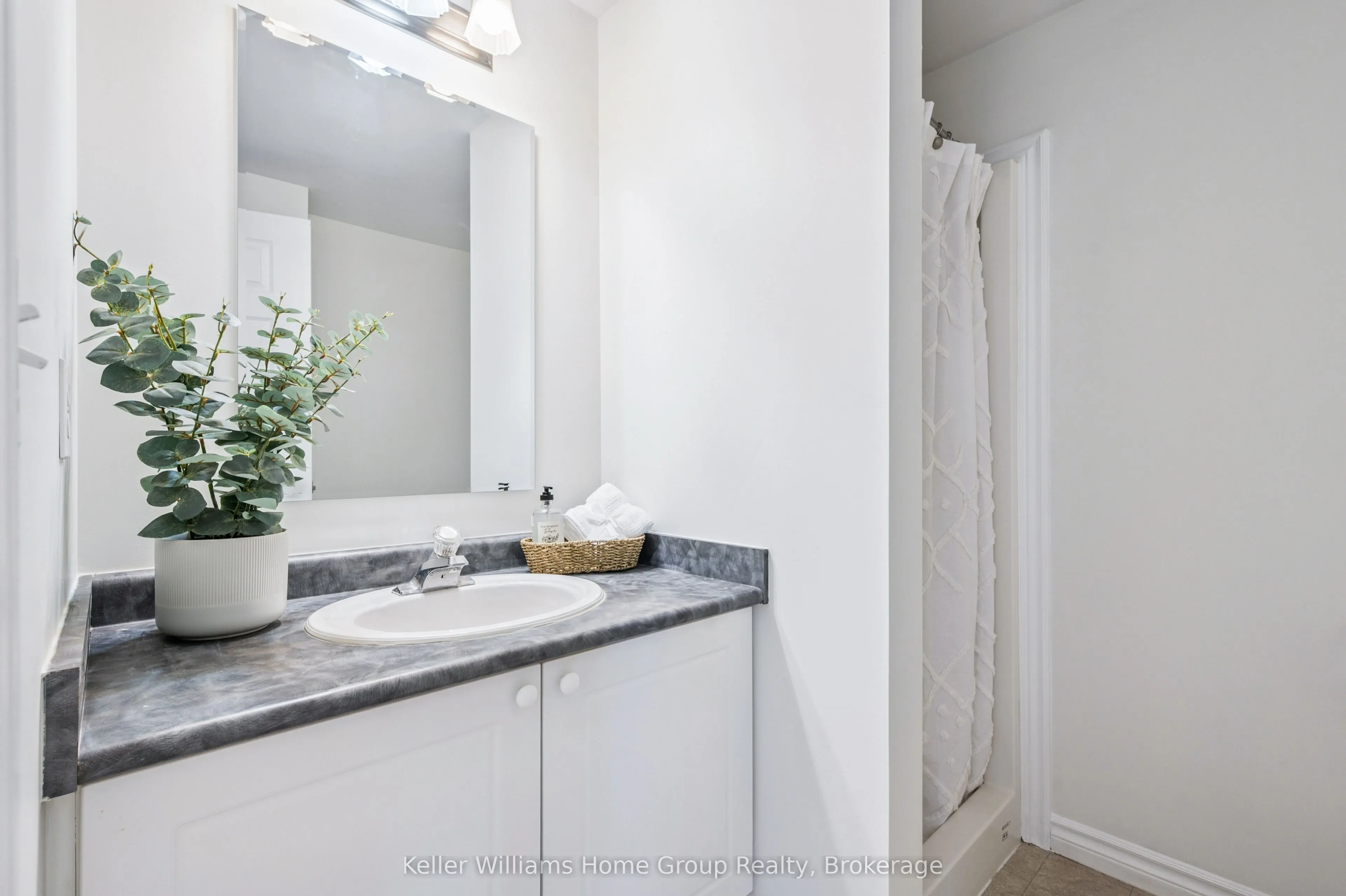 219 Terraview Crescent