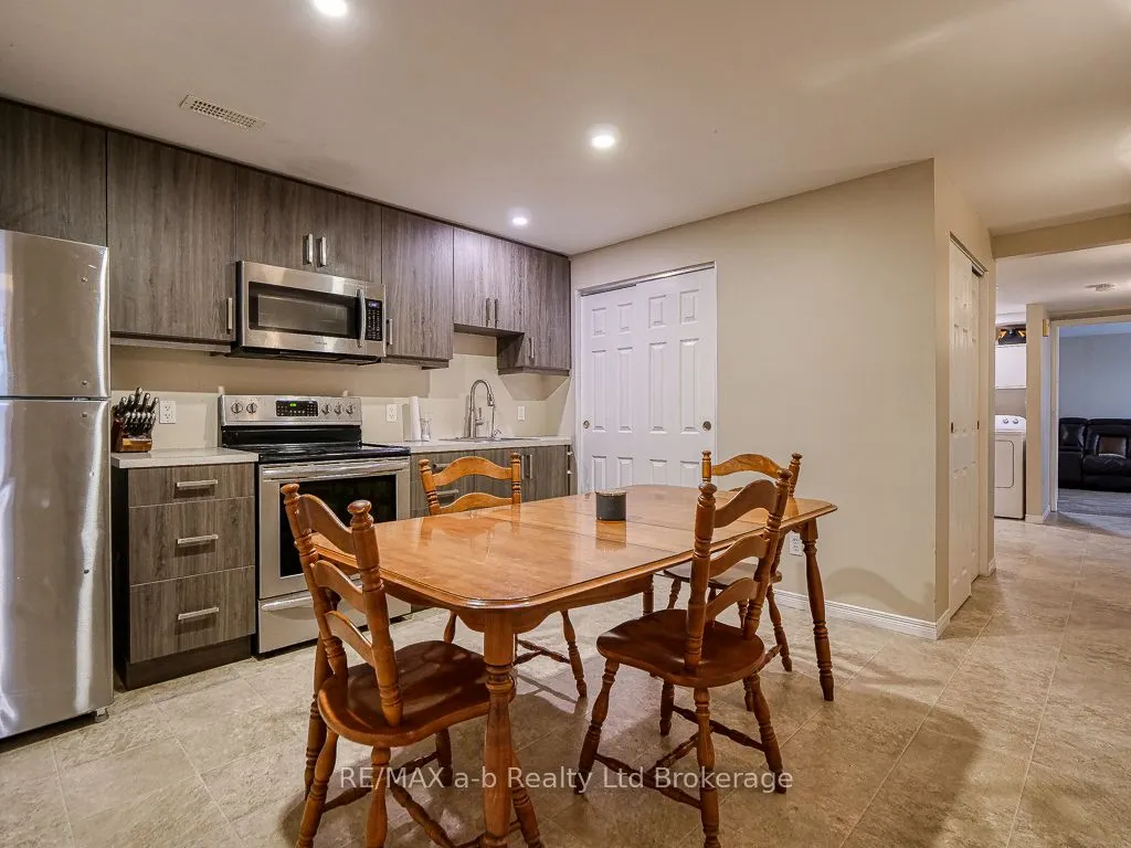 936549 Blenheim Road