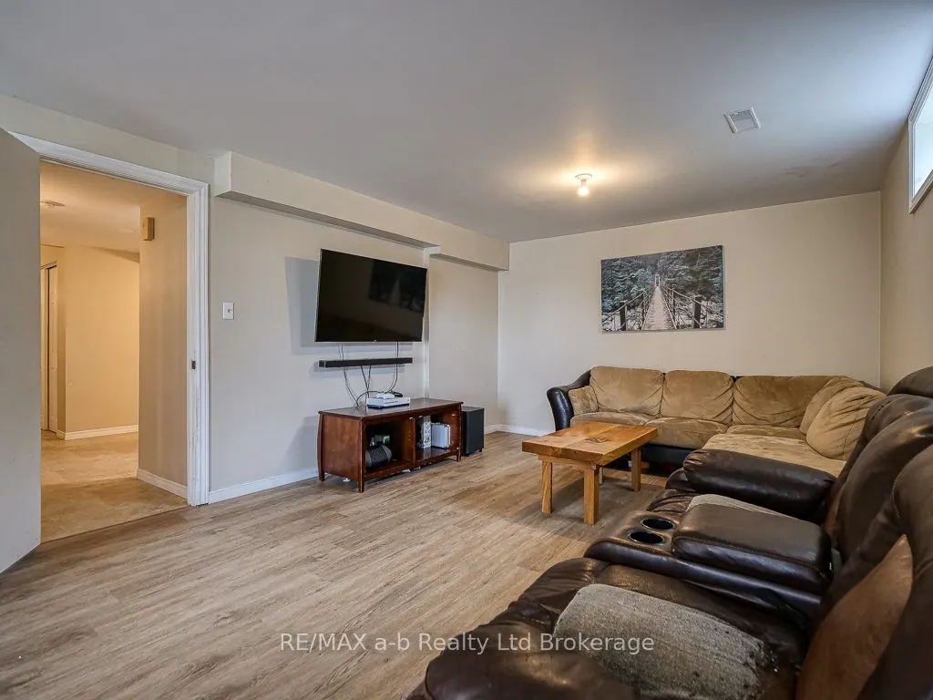 936549 Blenheim Road