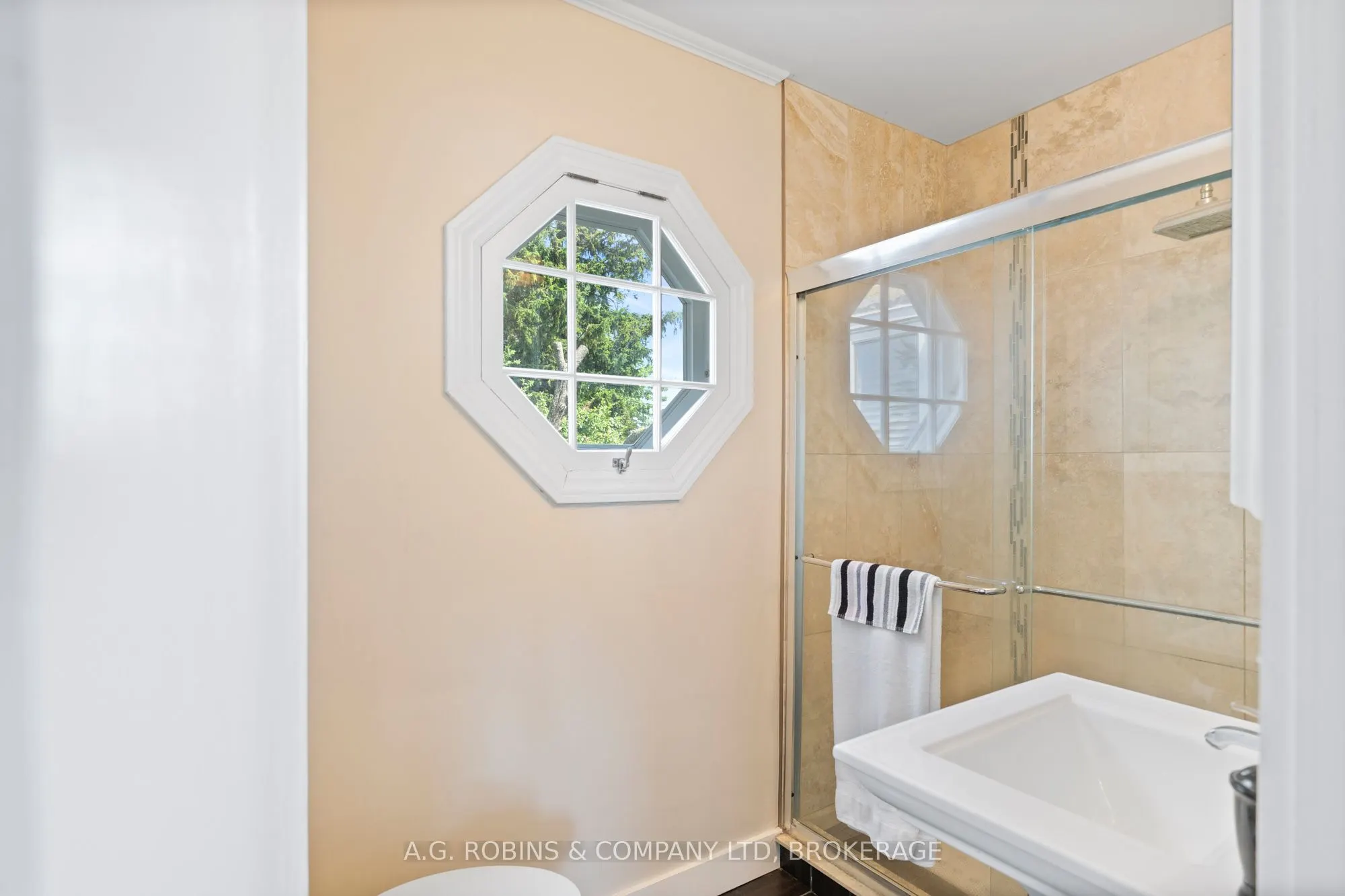 10773 Lakeshore Road