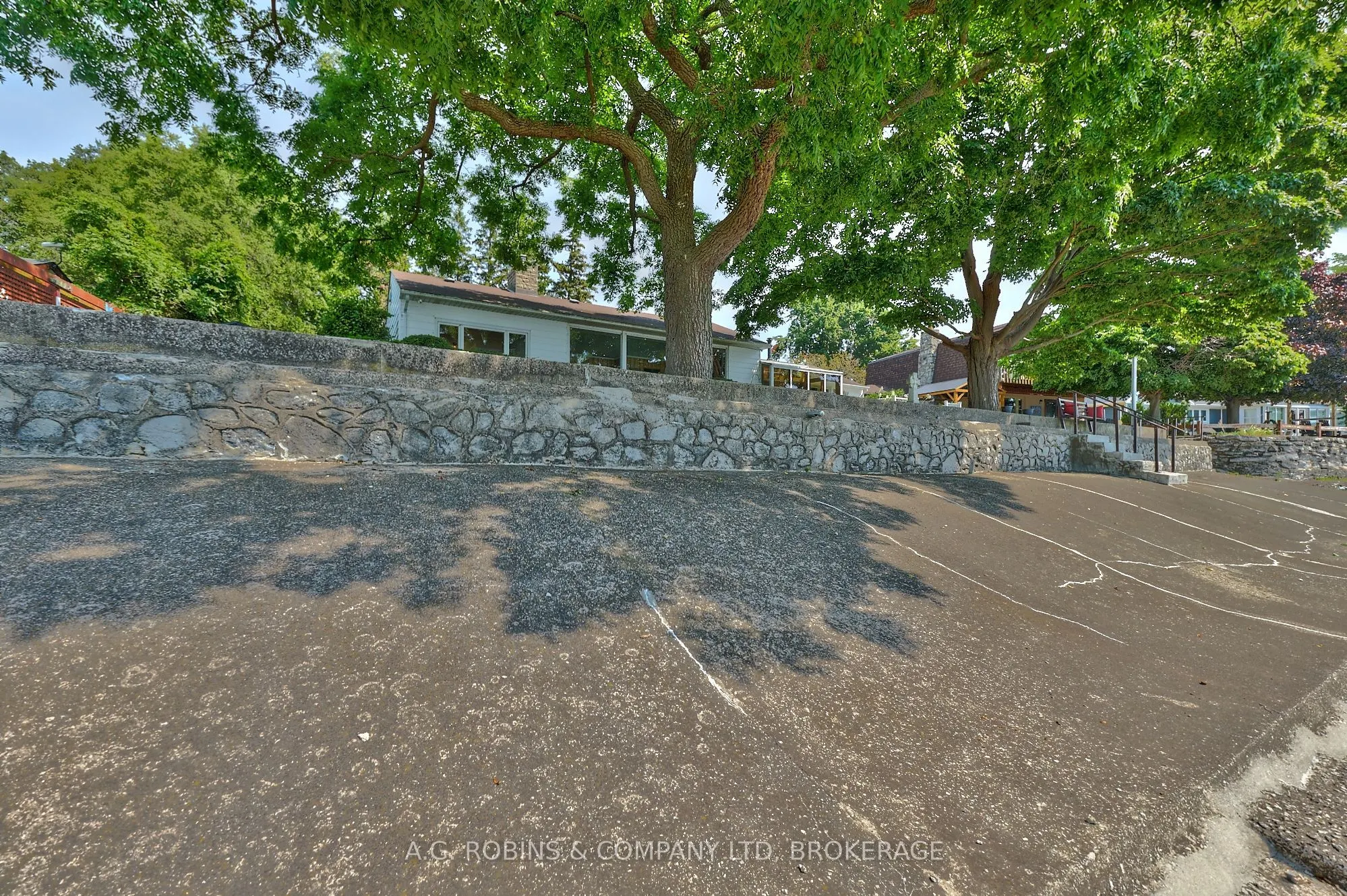 10773 Lakeshore Road
