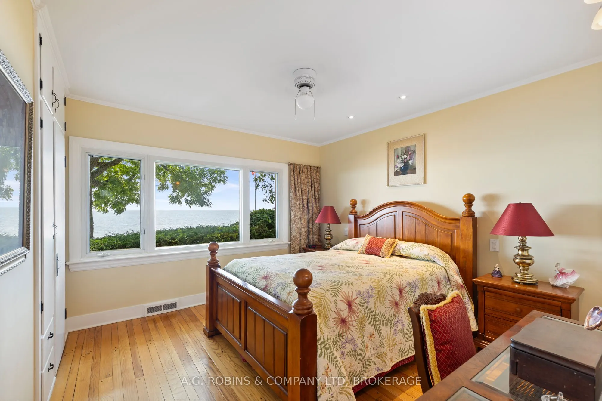 10773 Lakeshore Road