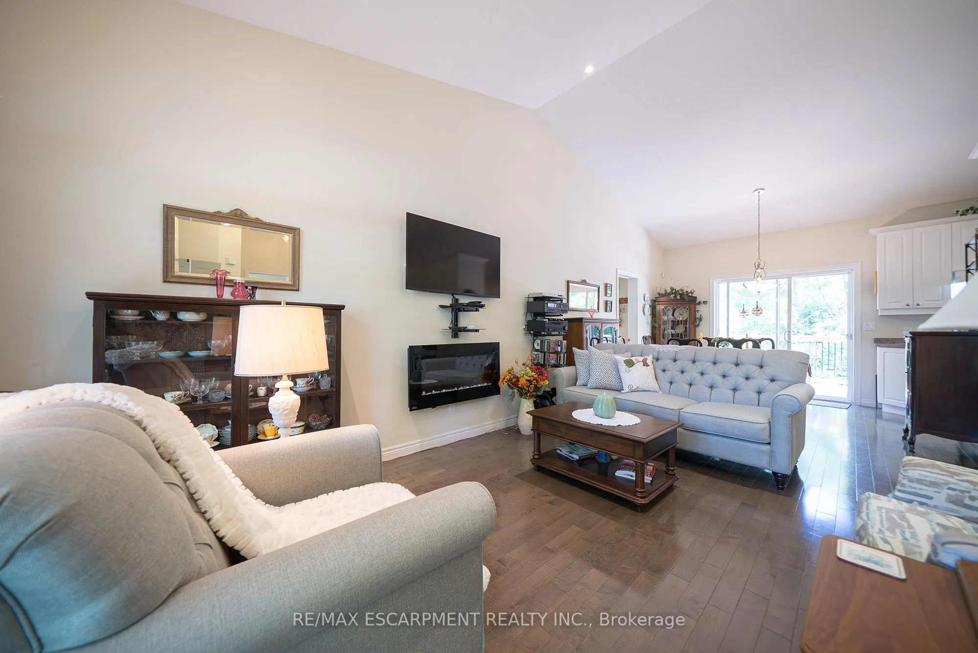 24 Hardy Road, #8