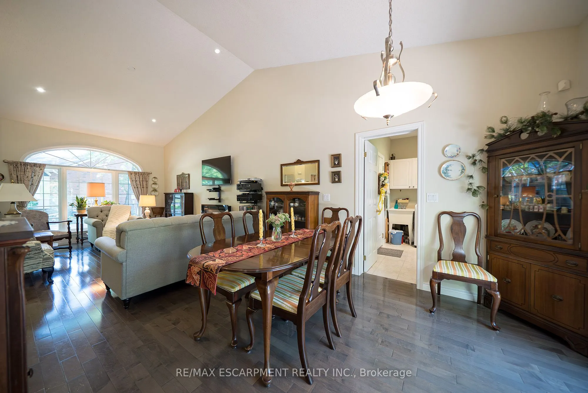 24 Hardy Road, #8