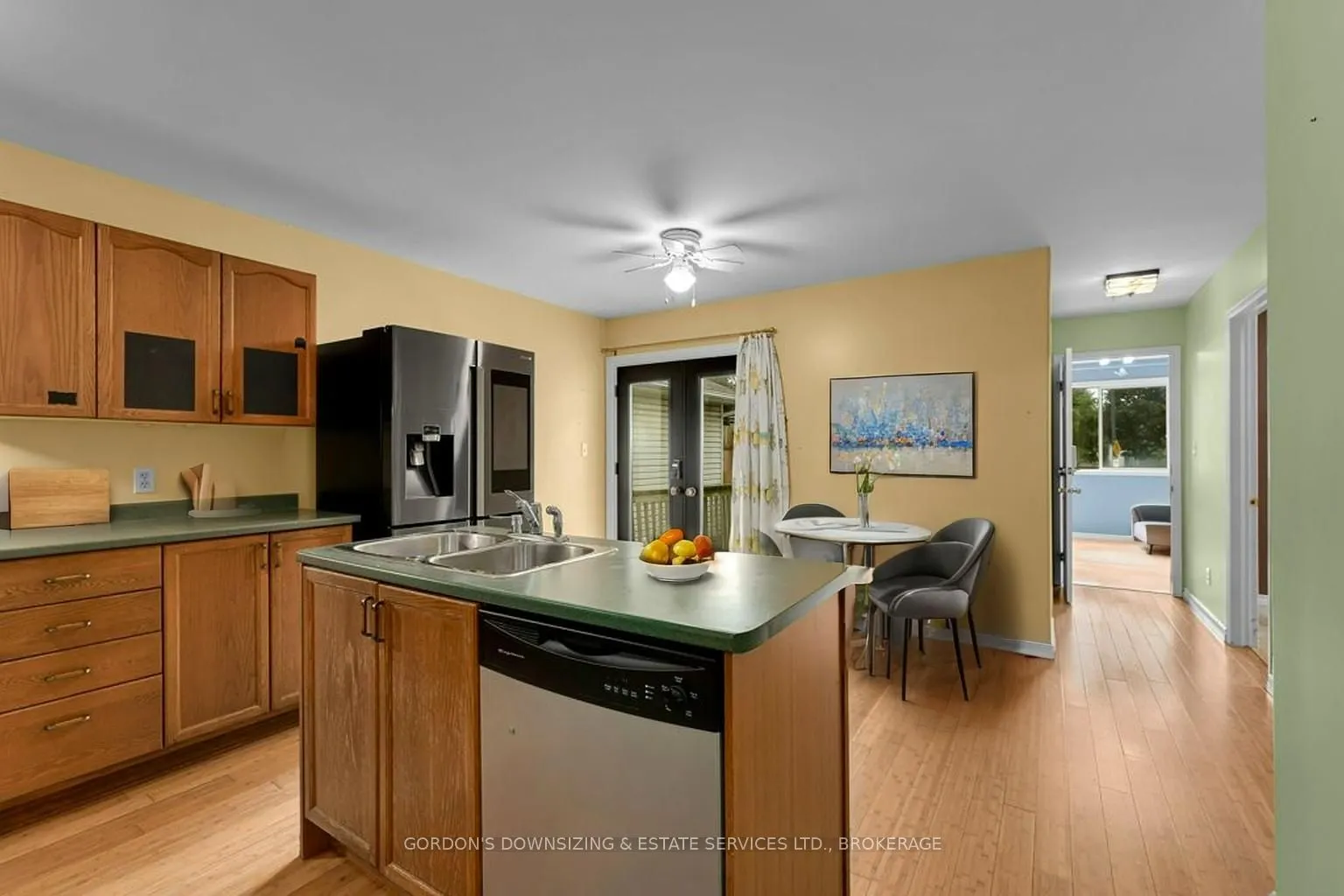 464 Freeman Crescent