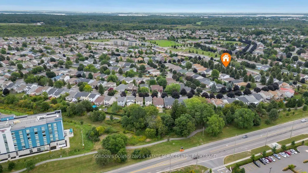 464 Freeman Crescent