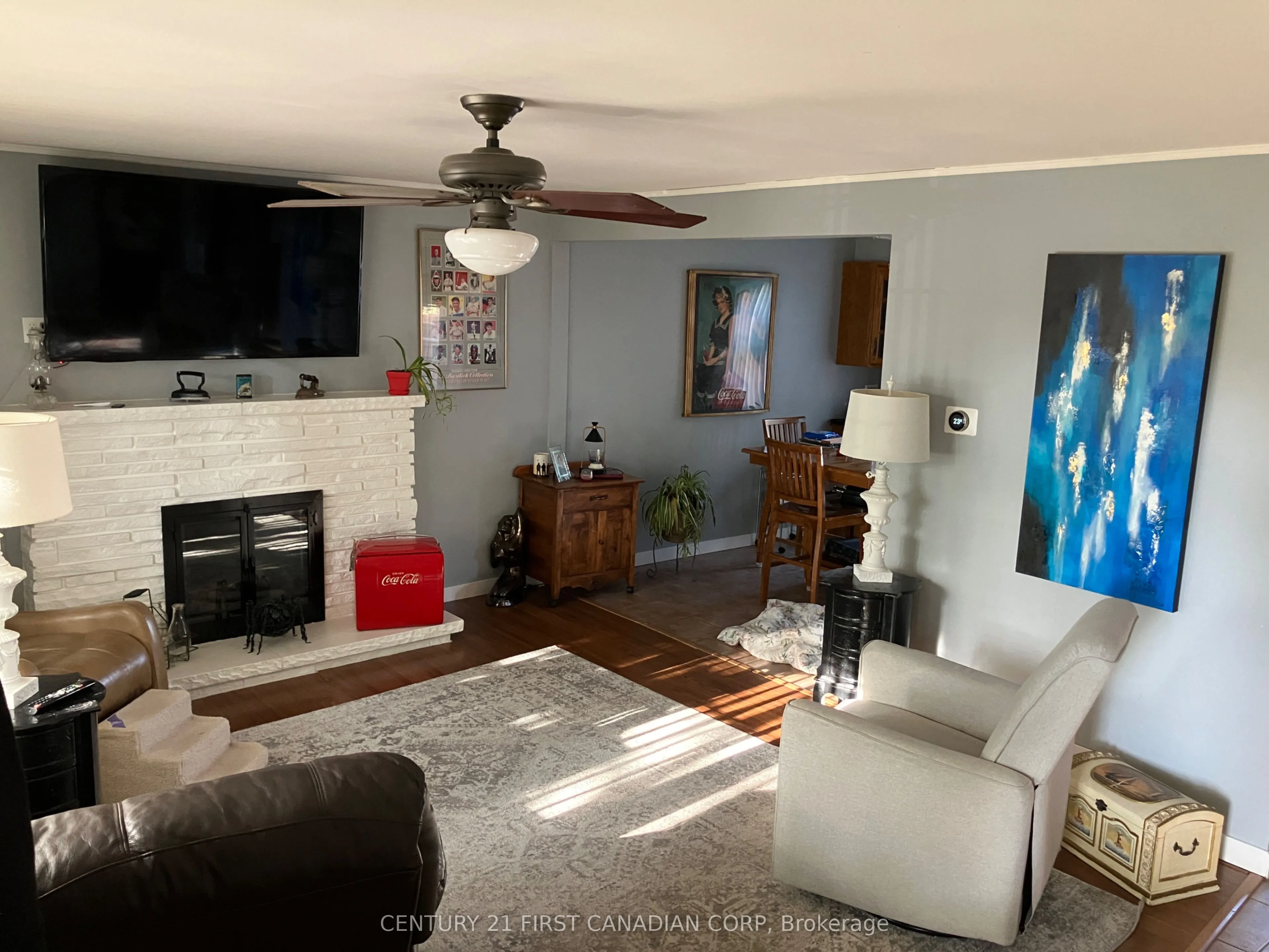 63 Hawkesbury Avenue