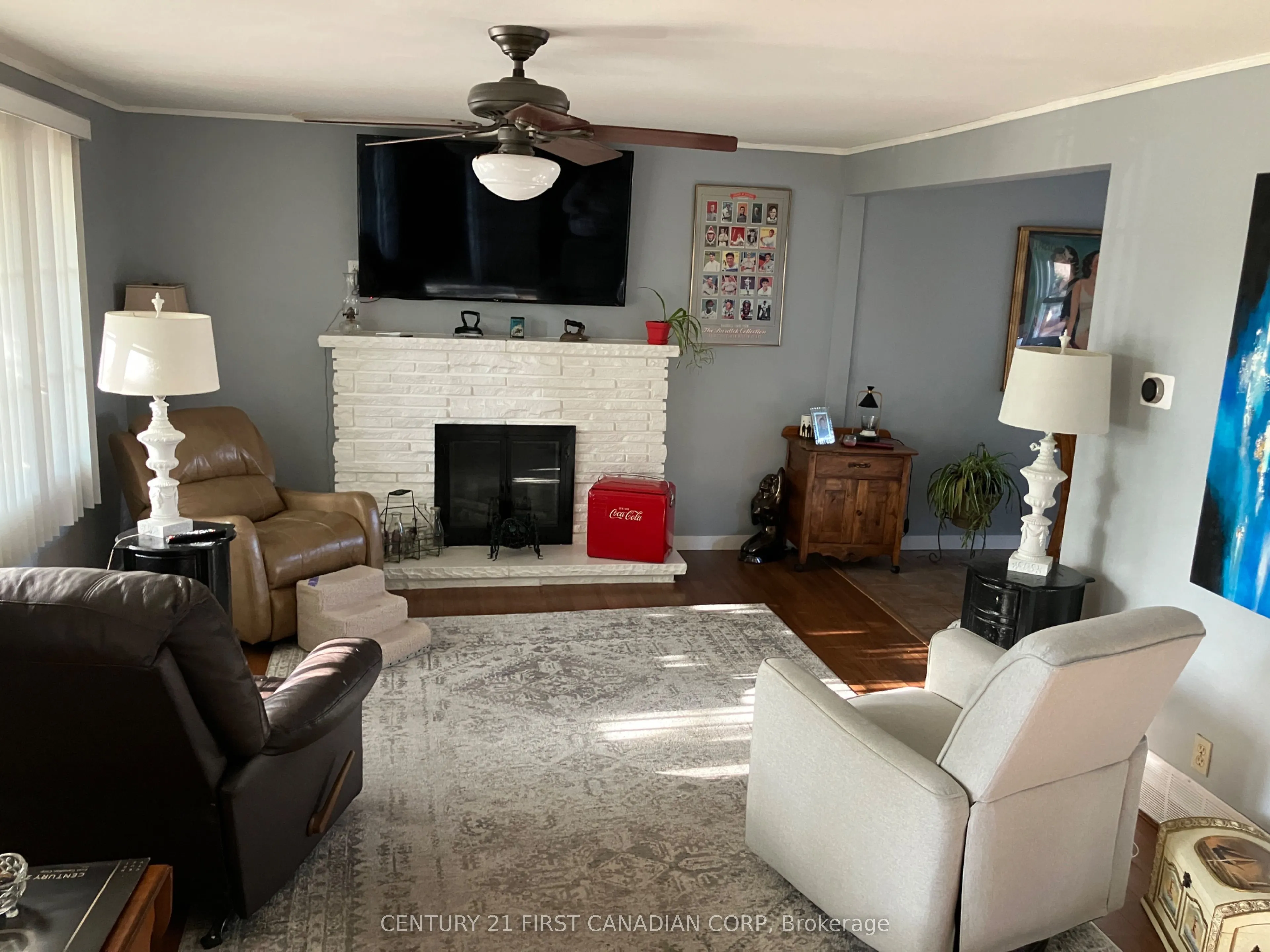 63 Hawkesbury Avenue