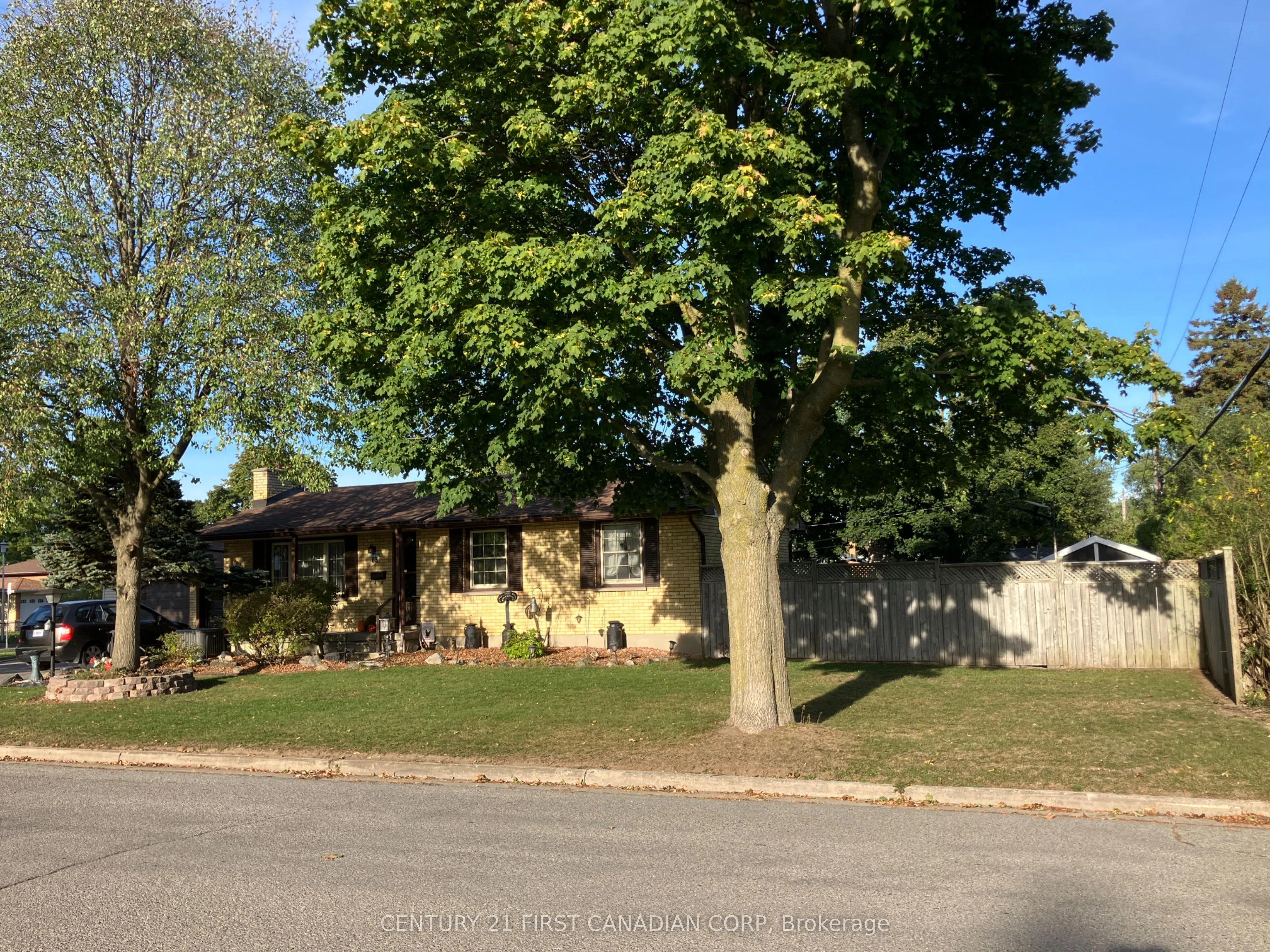 63 Hawkesbury Avenue