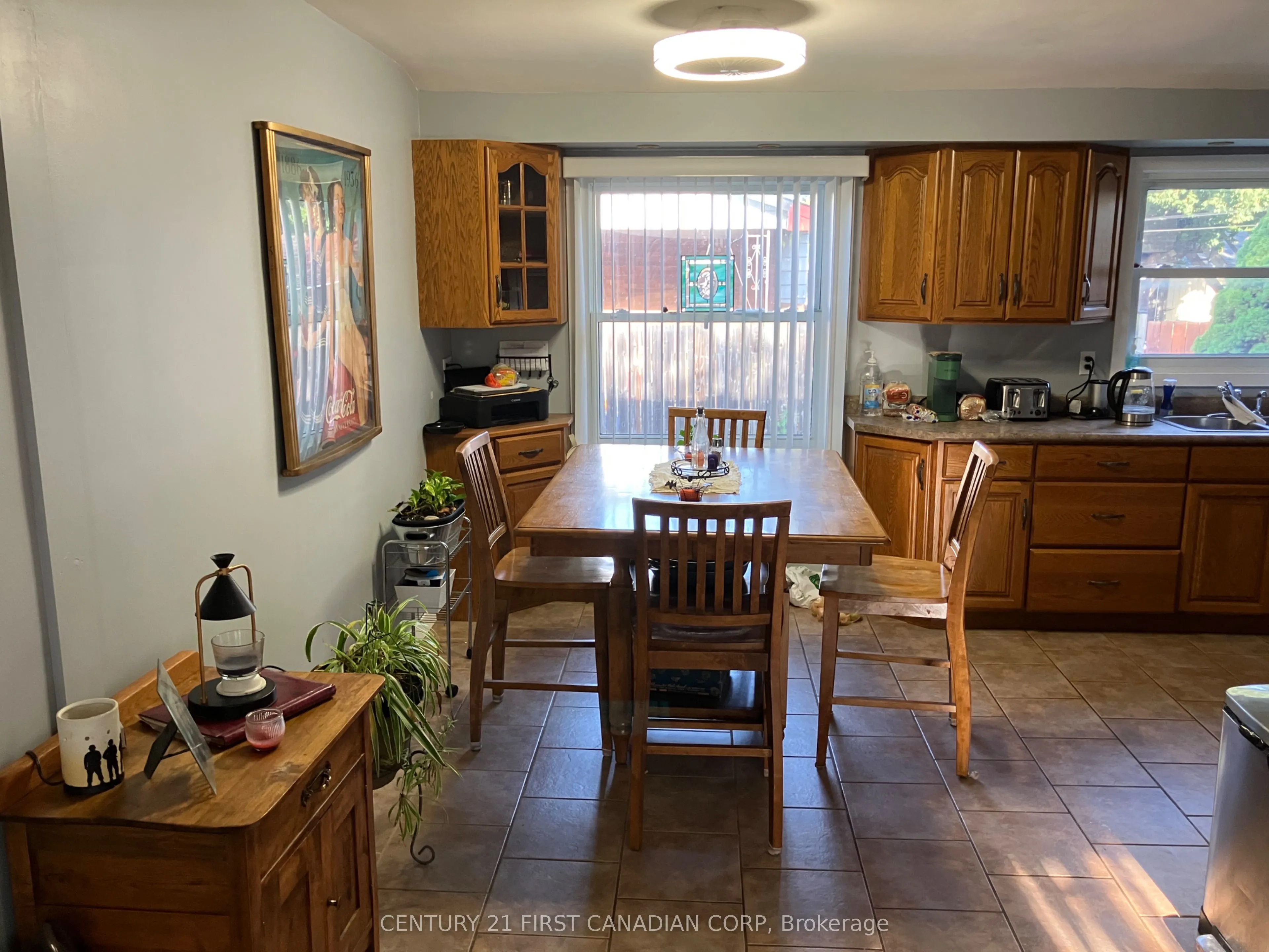 63 Hawkesbury Avenue