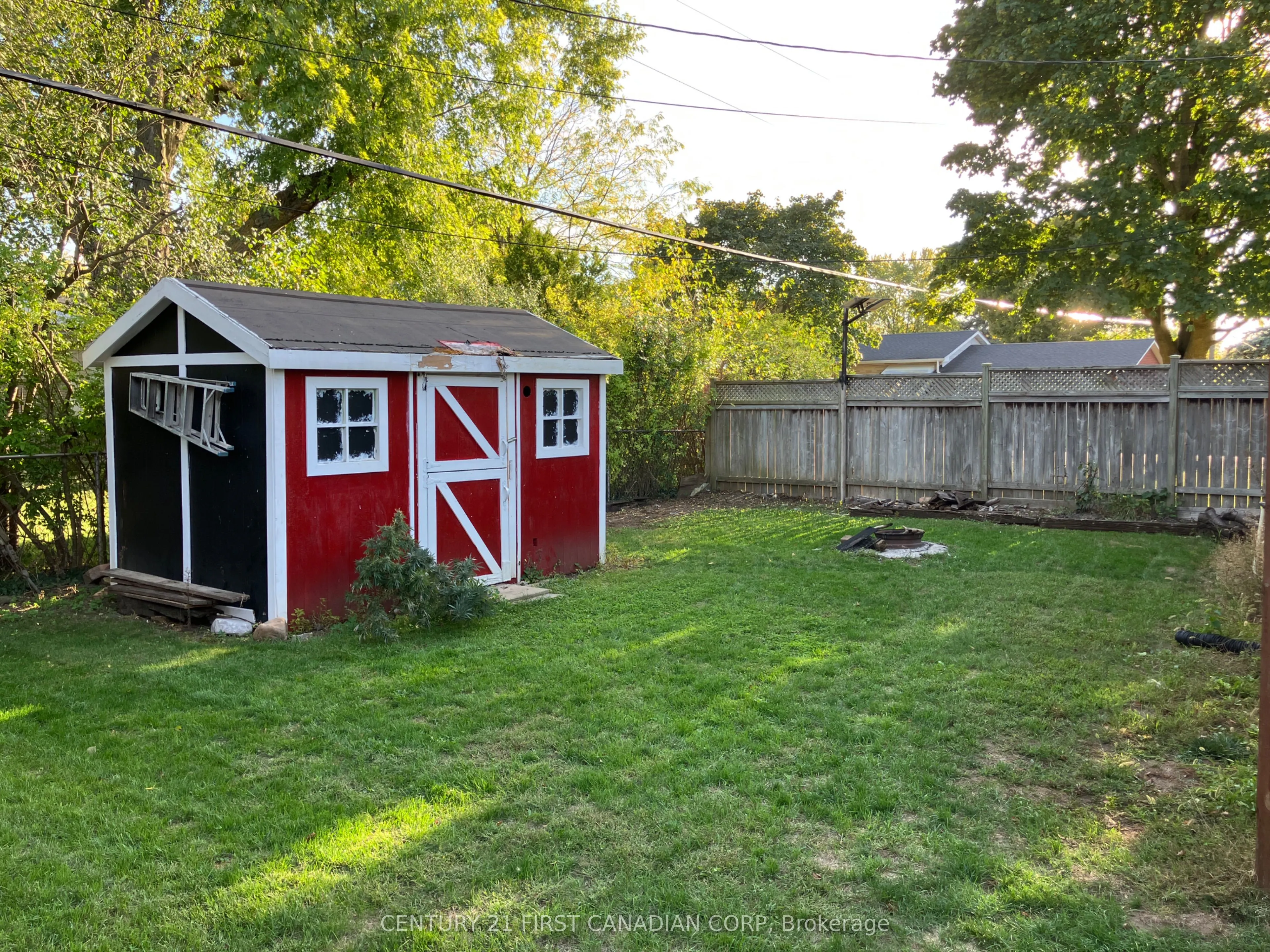 63 Hawkesbury Avenue