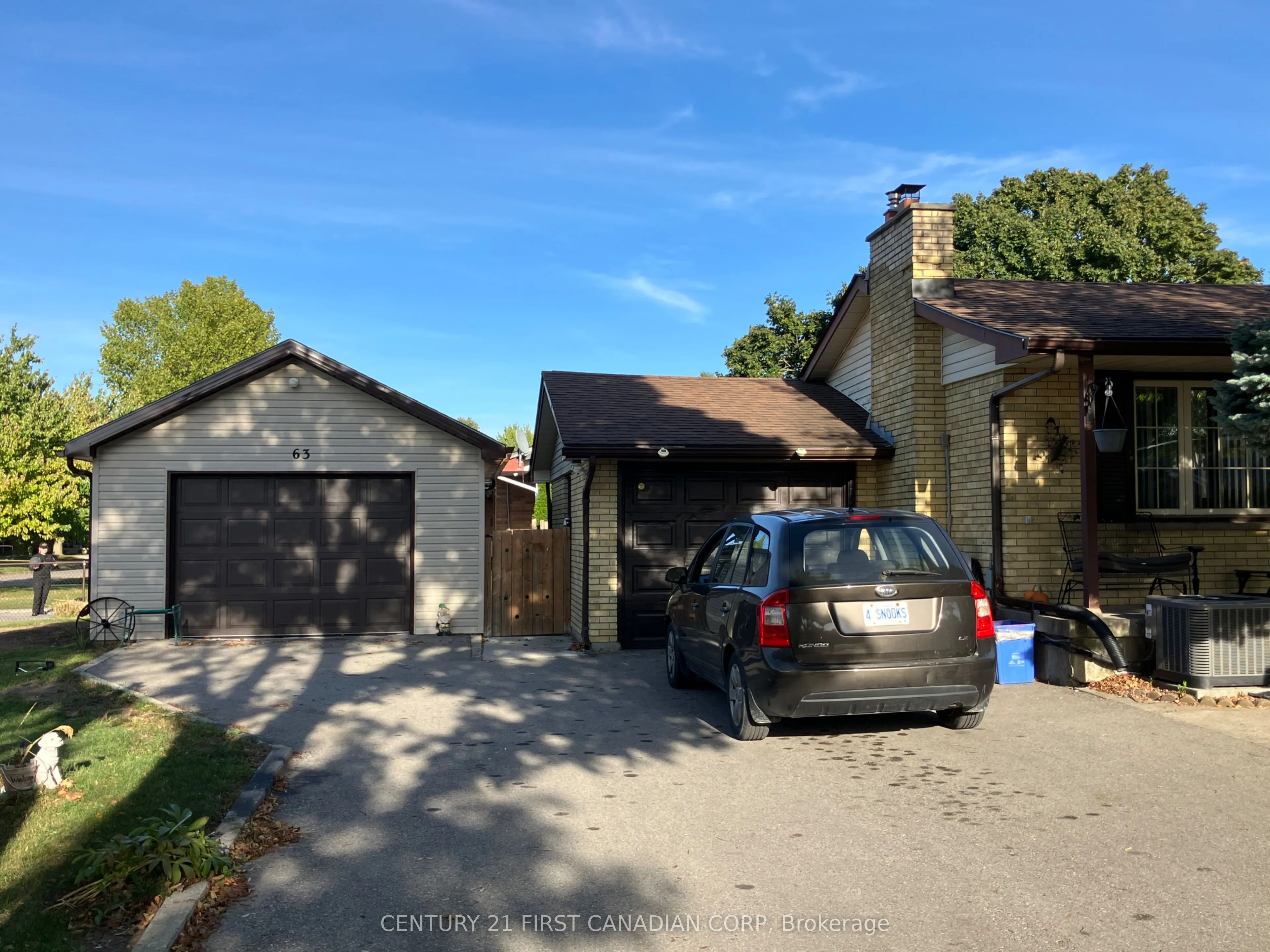 63 Hawkesbury Avenue