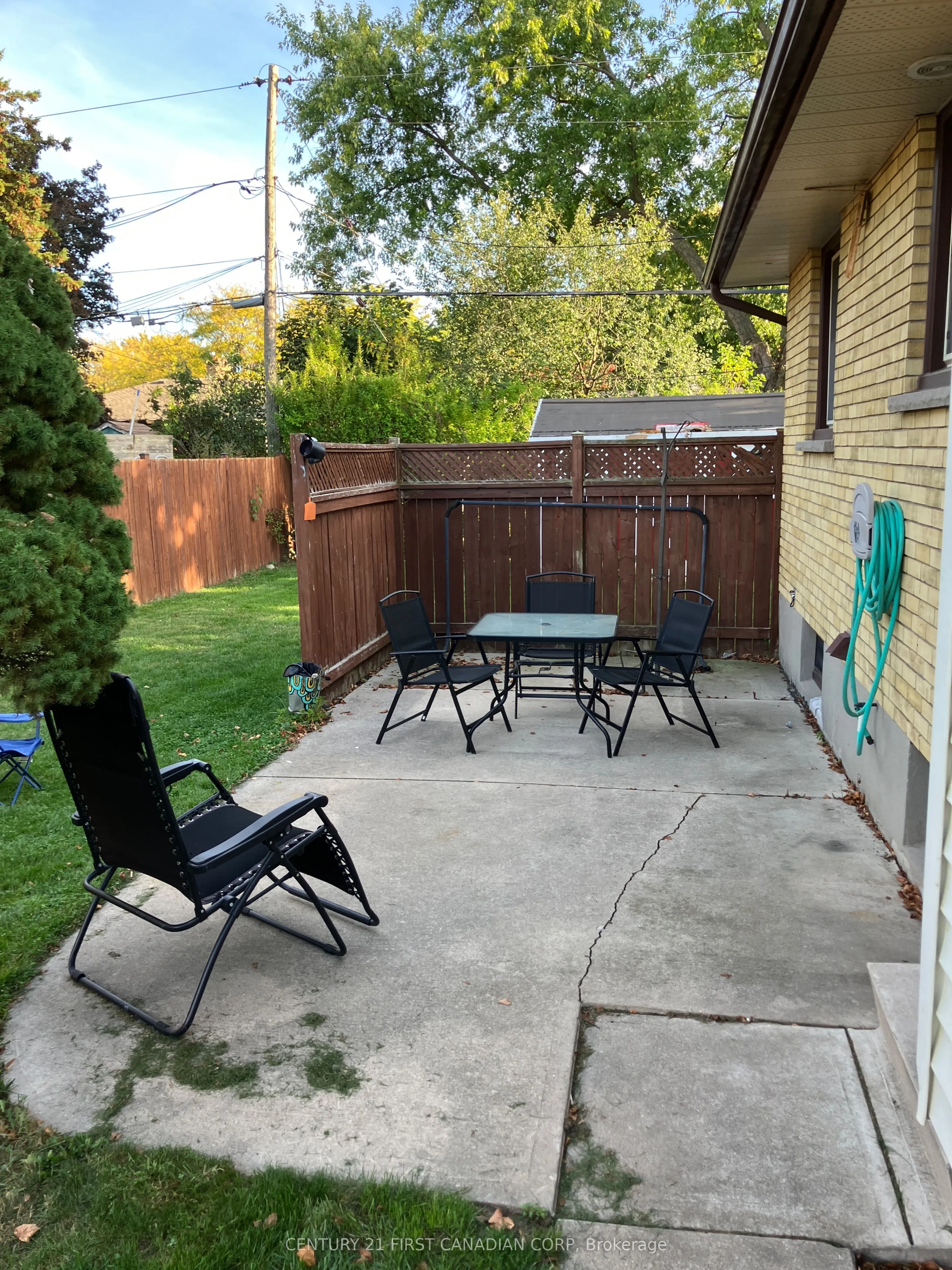 63 Hawkesbury Avenue