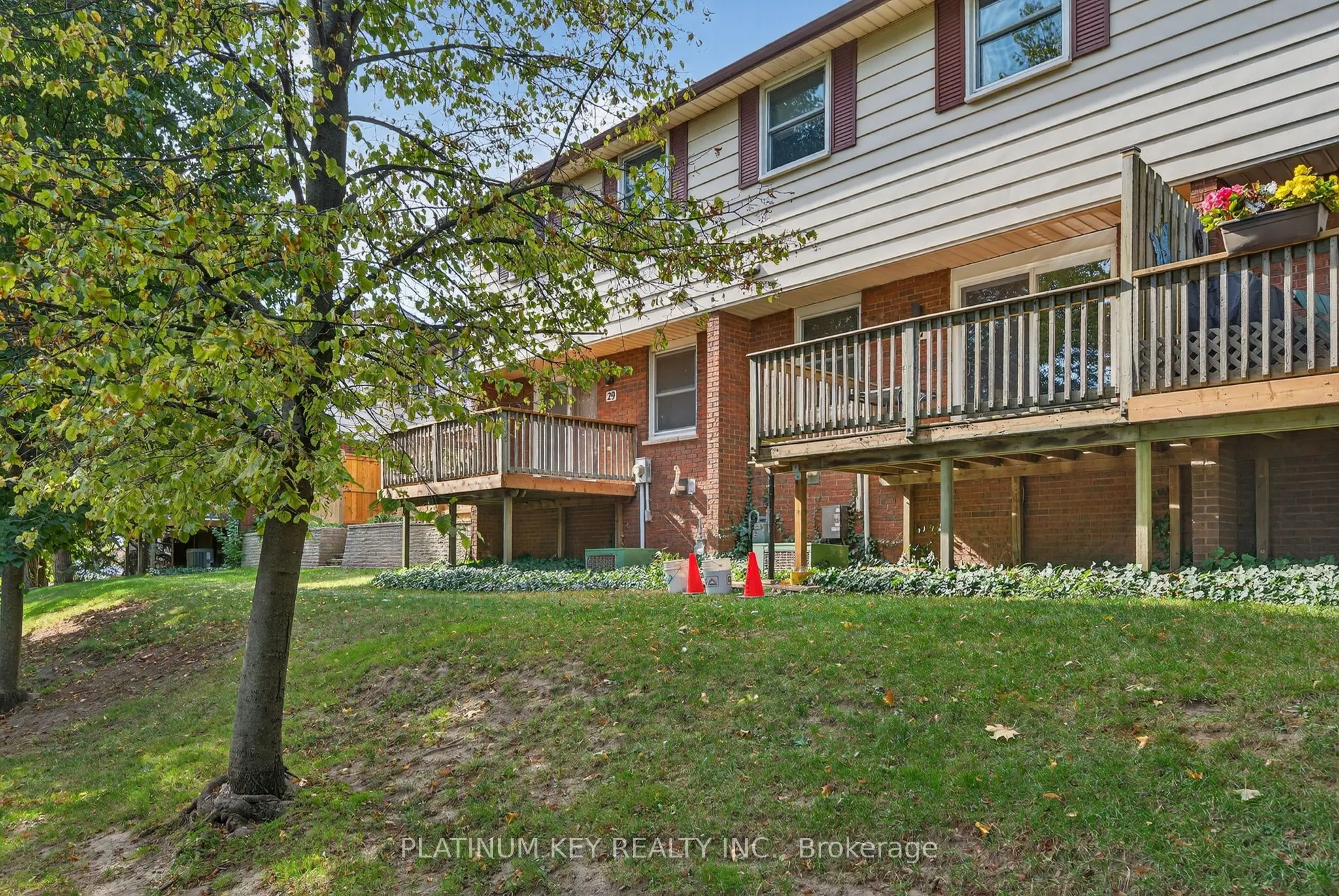 295 Wilkins Street, #27