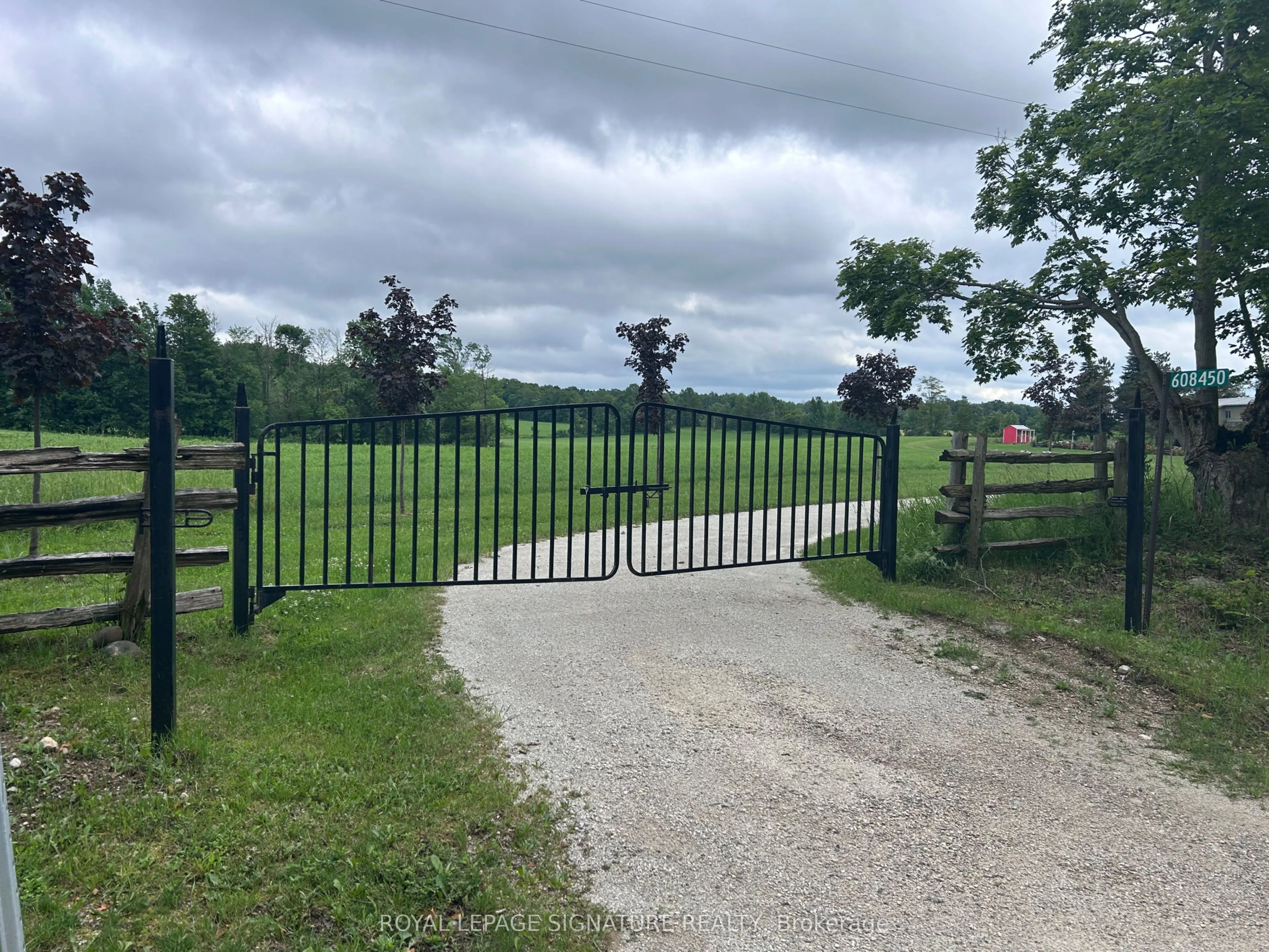 608450 12th Side Road