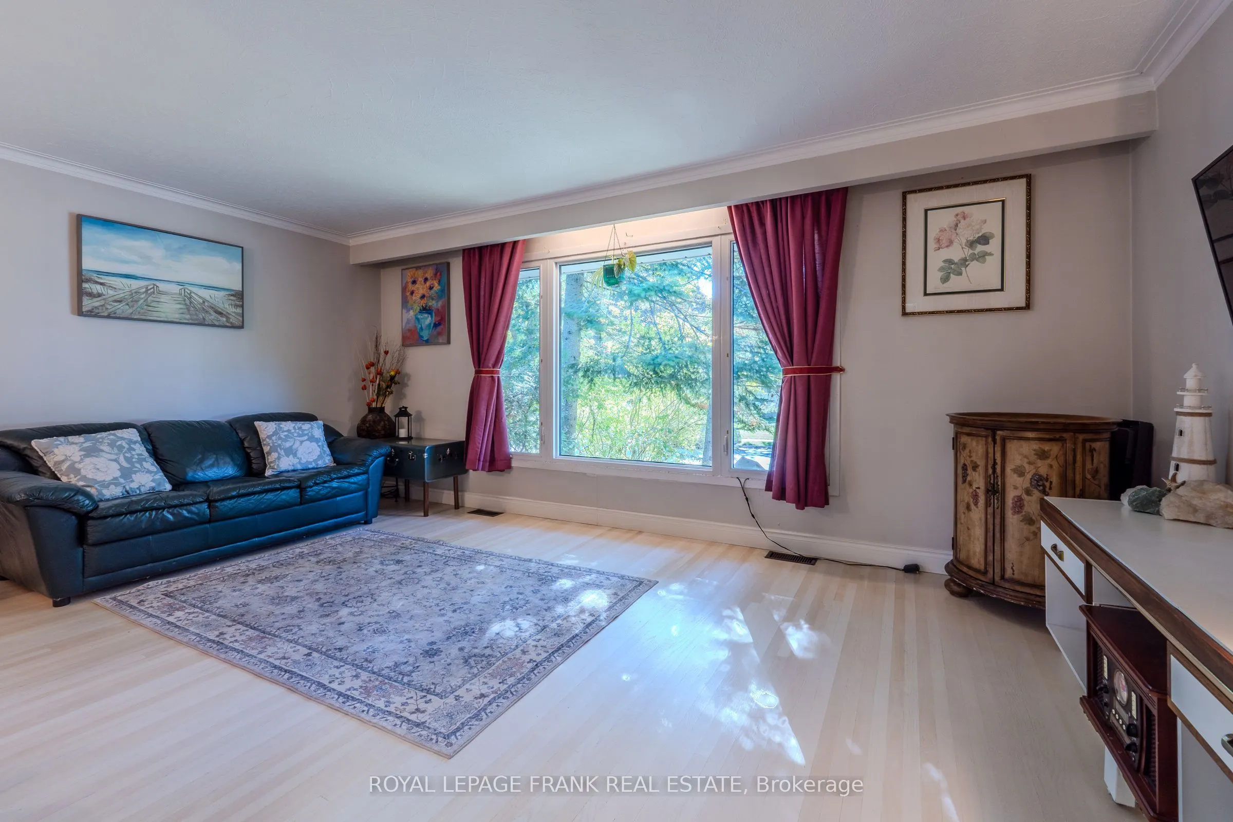 32 Melbourne Street E