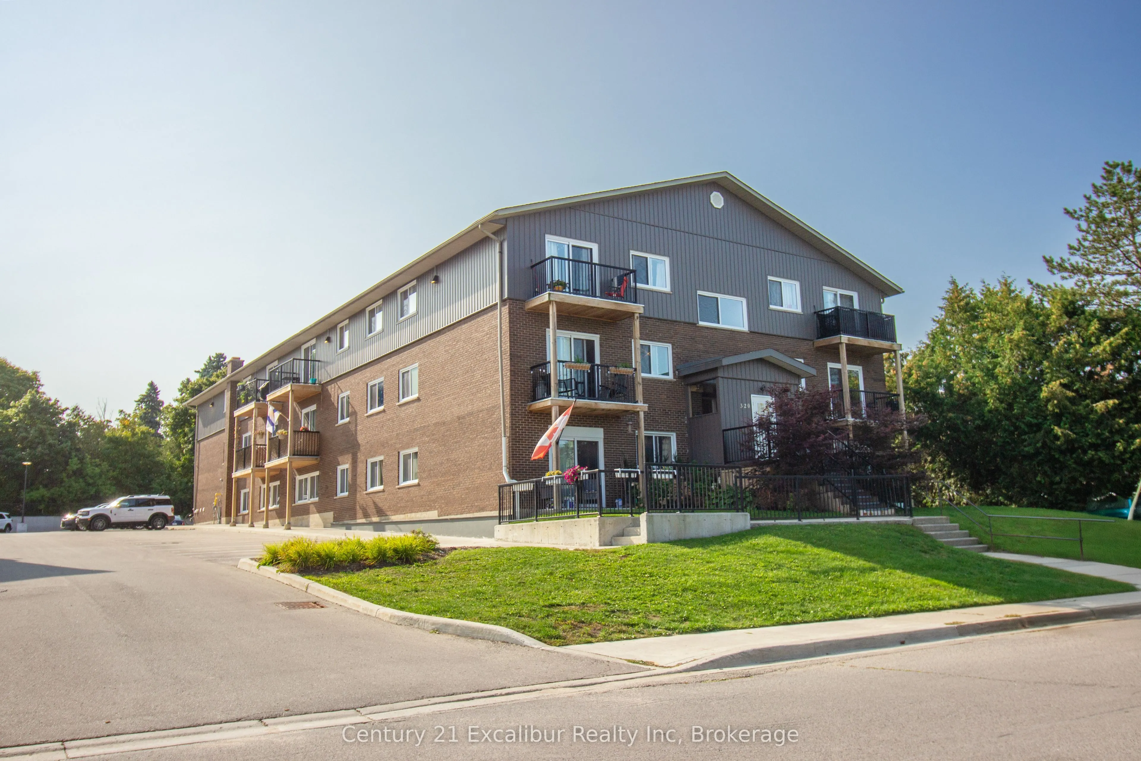 320 Queen Street E, #16