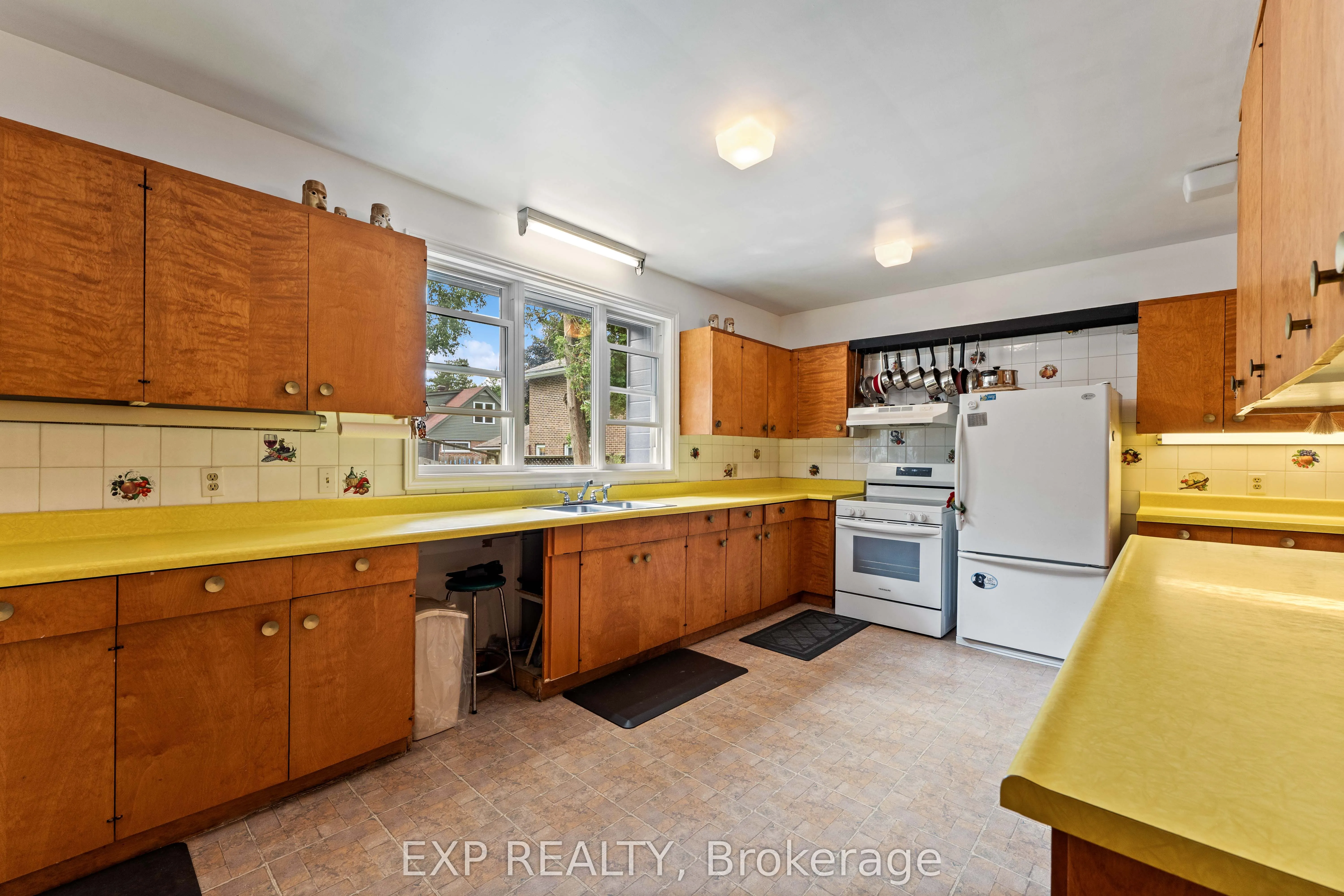 395 Brown Street